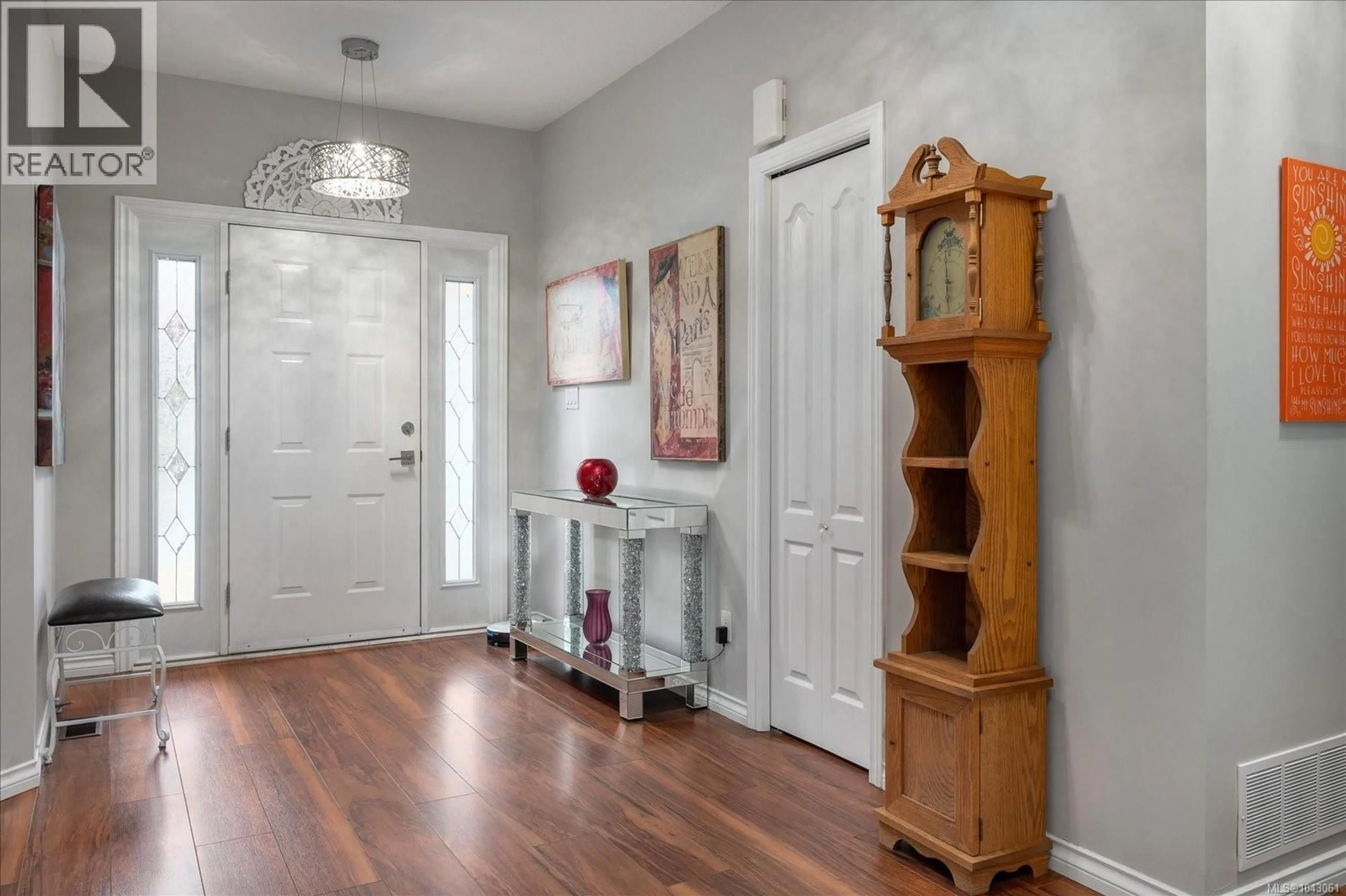 Indoor entryway for 6212 GARSIDE ROAD, Nanaimo British Columbia V9T6H9