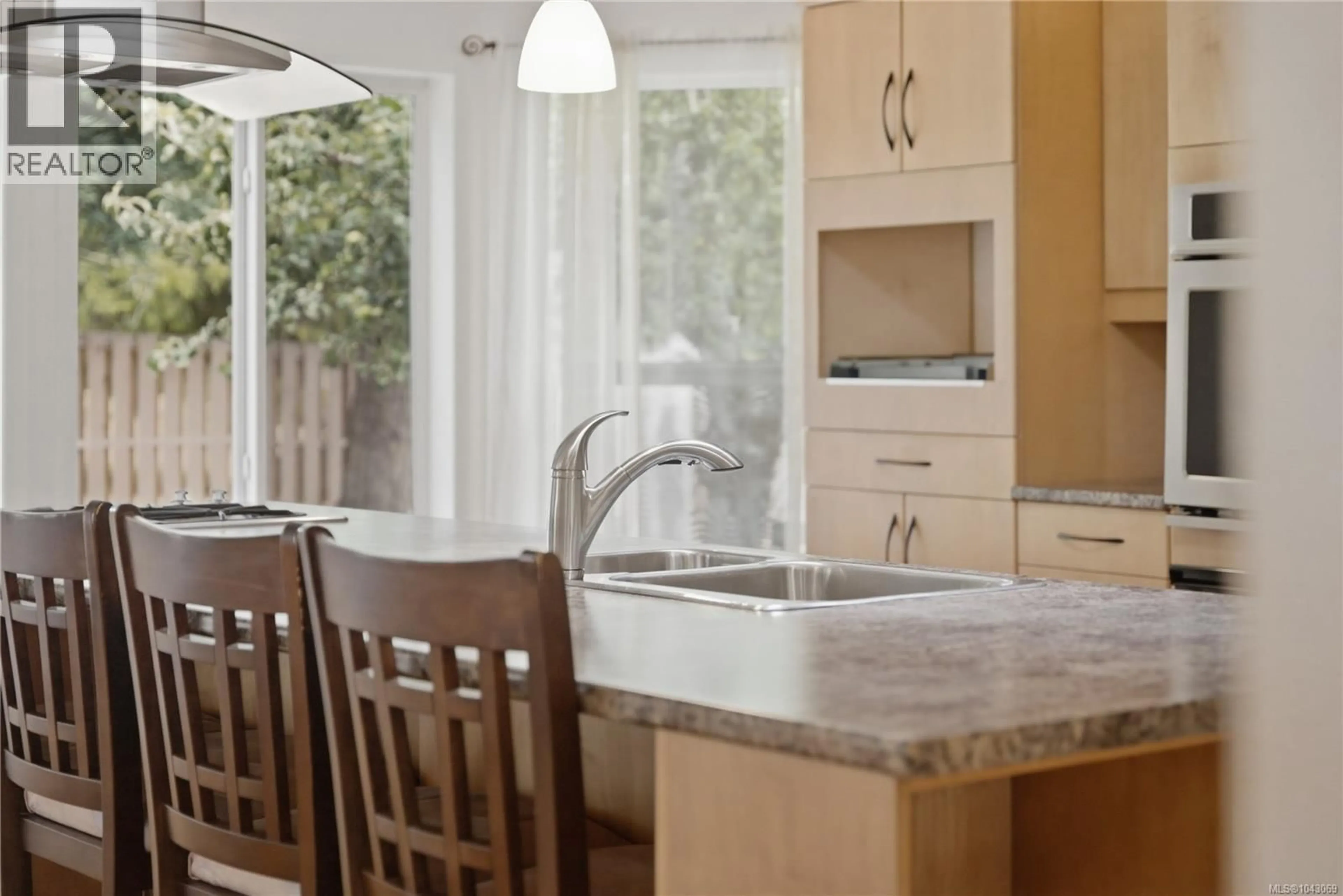 Open concept kitchen, unknown for 2619 COSGROVE CRESCENT, Nanaimo British Columbia V9S3P5