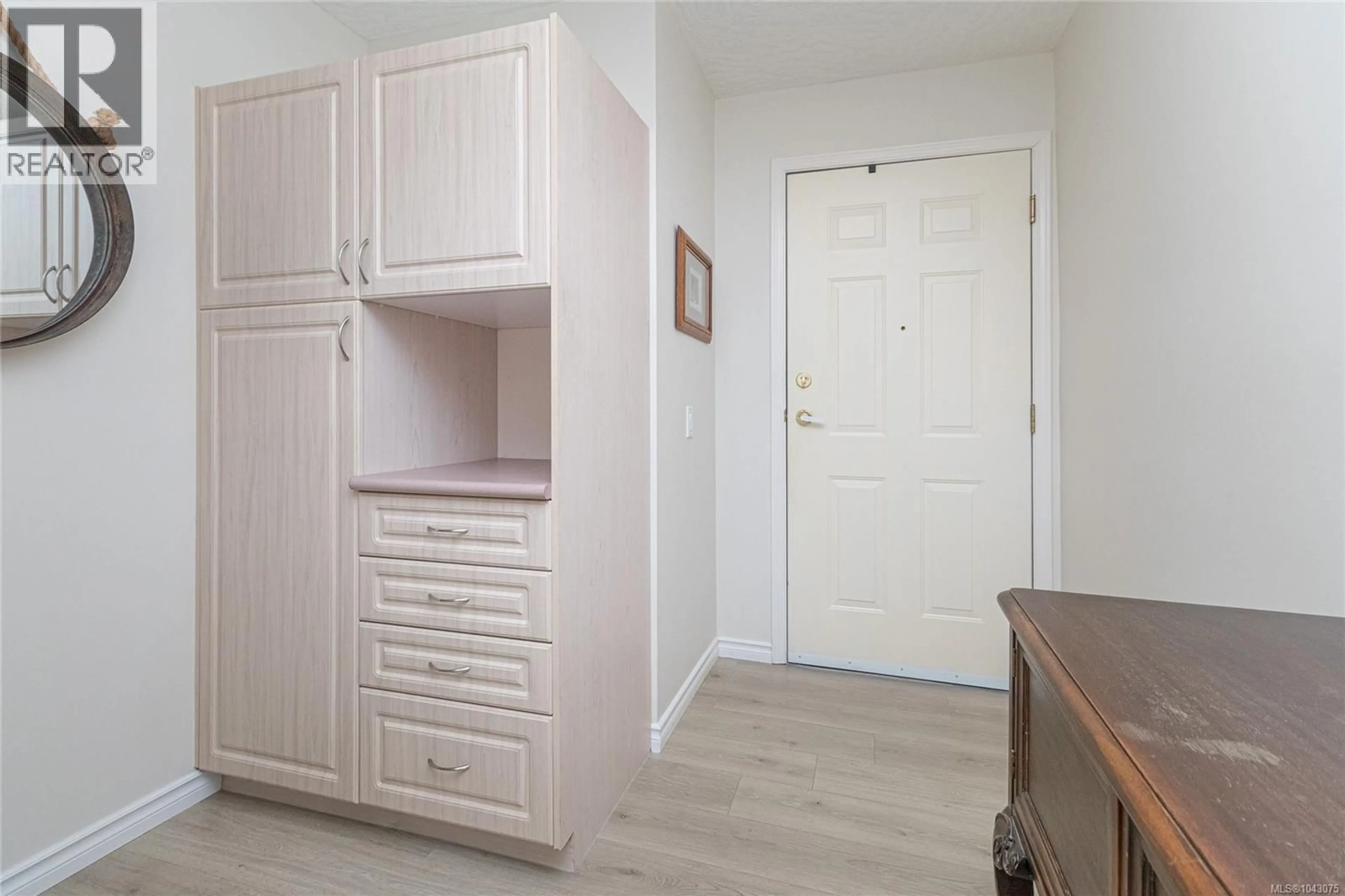 Storage room or clothes room or walk-in closet for 309 - 1070 SOUTHGATE STREET, Victoria British Columbia V8V2Z2