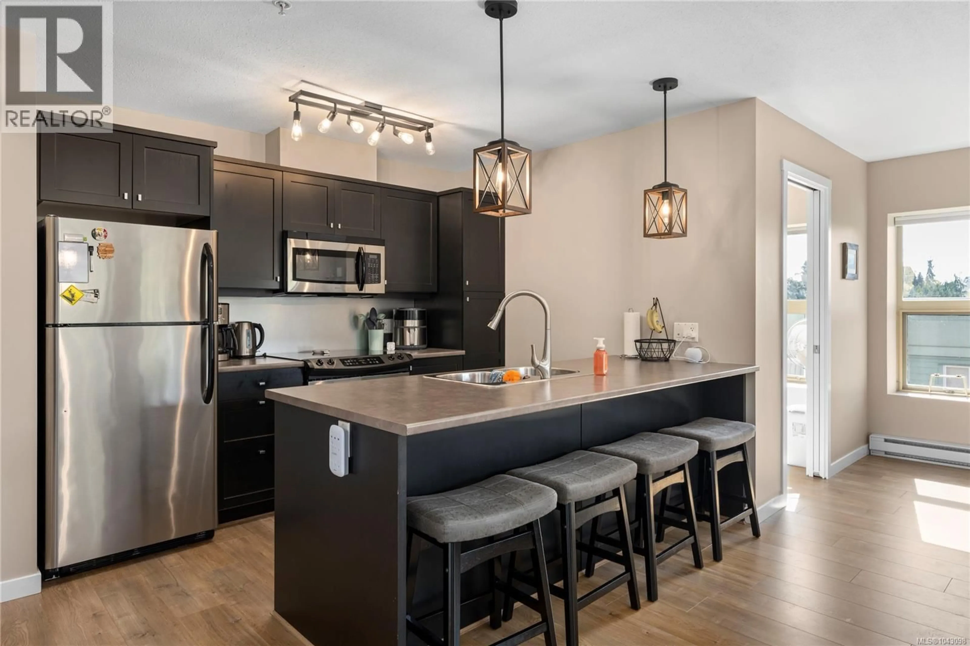 Open concept kitchen, unknown for 310 - 555 FRANKLYN STREET, Nanaimo British Columbia V9R5X3