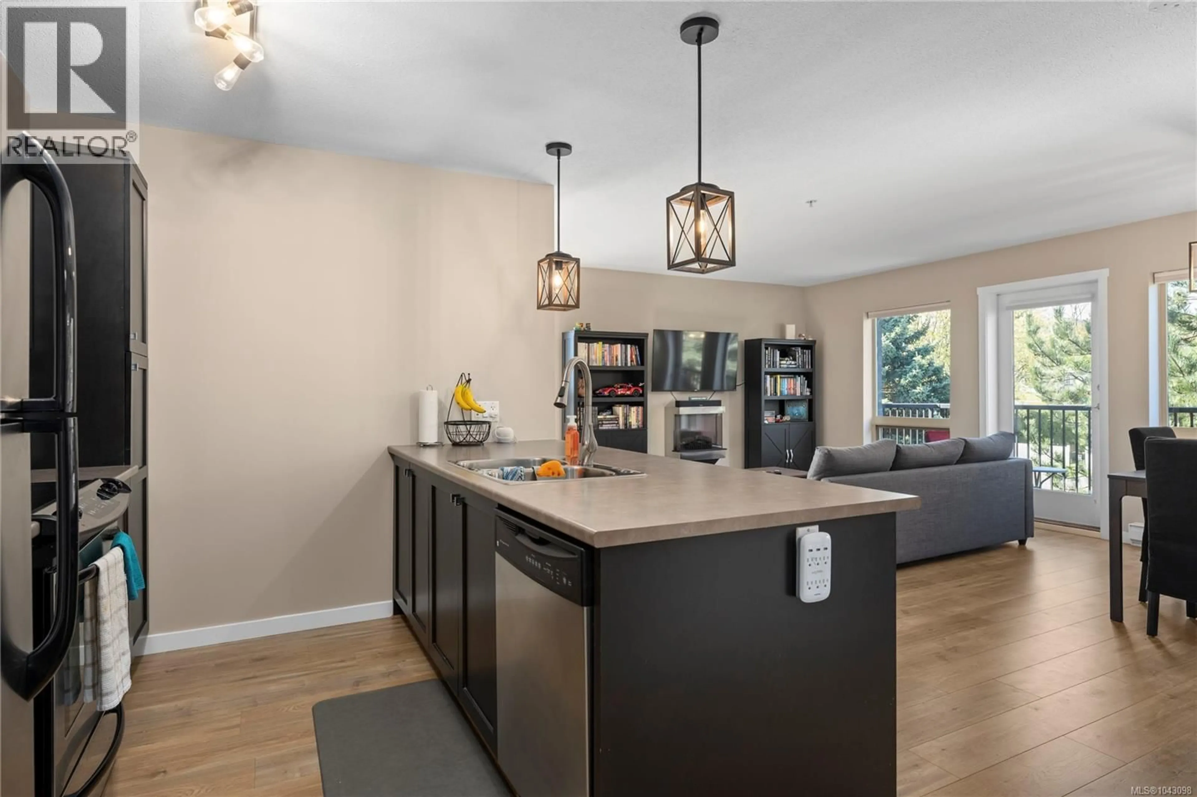 Open concept kitchen, unknown for 310 - 555 FRANKLYN STREET, Nanaimo British Columbia V9R5X3