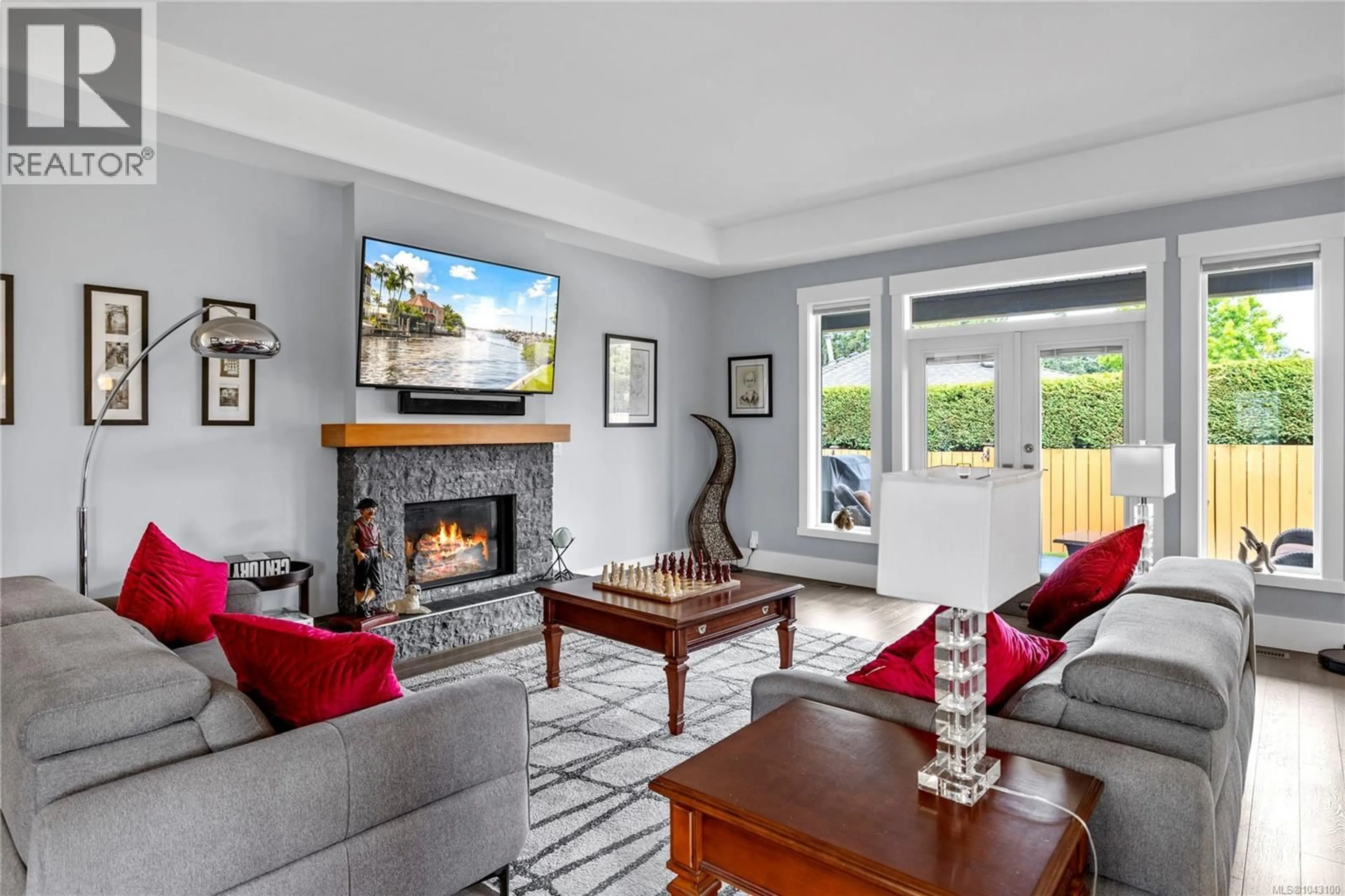 Living room with furniture, unknown for 679 CHELSEA PLACE, Qualicum Beach British Columbia V9K1C3