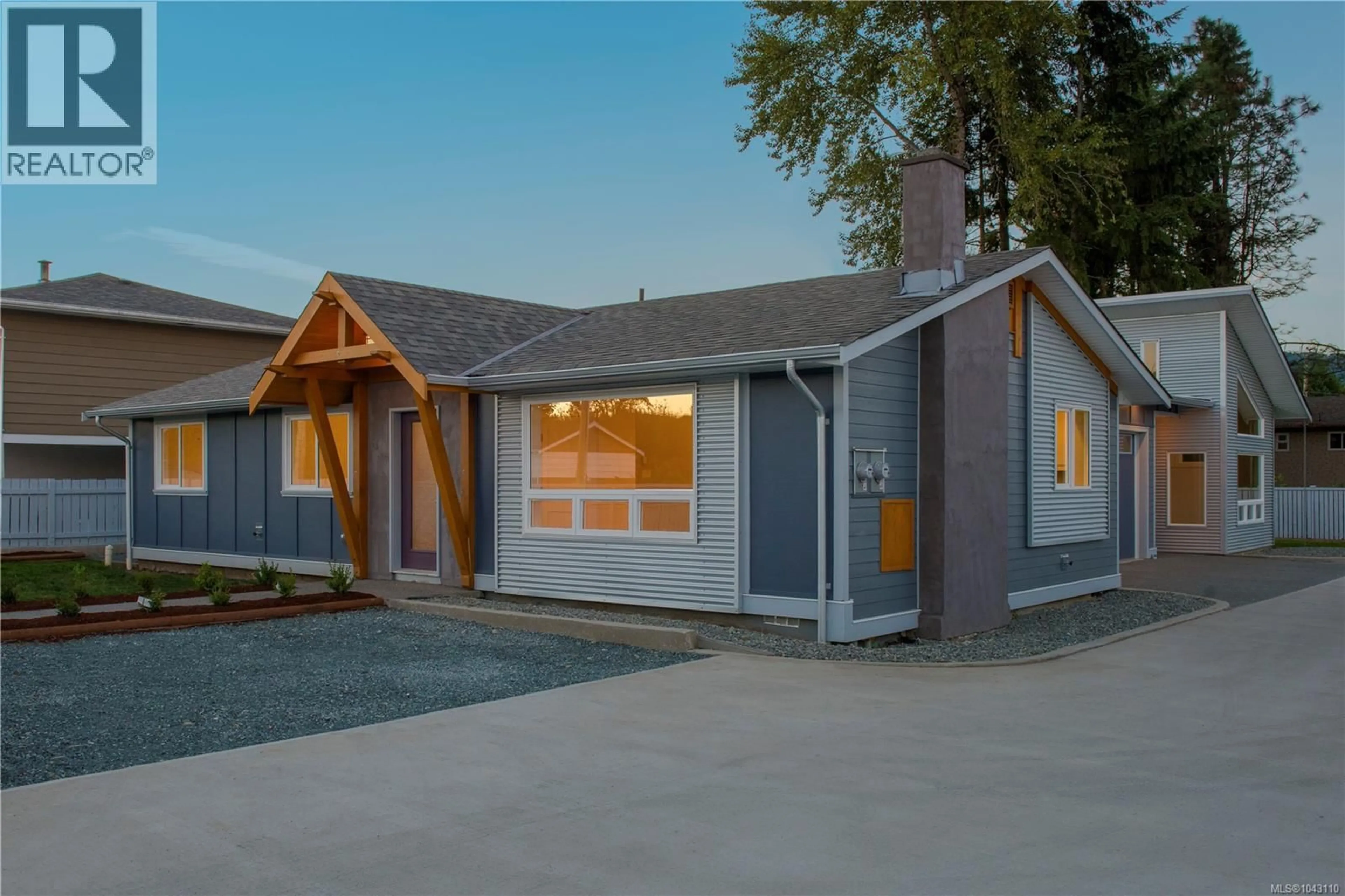 Home with vinyl exterior material, street for 3331 AUCHINACHIE ROAD, Duncan British Columbia V9L4A1