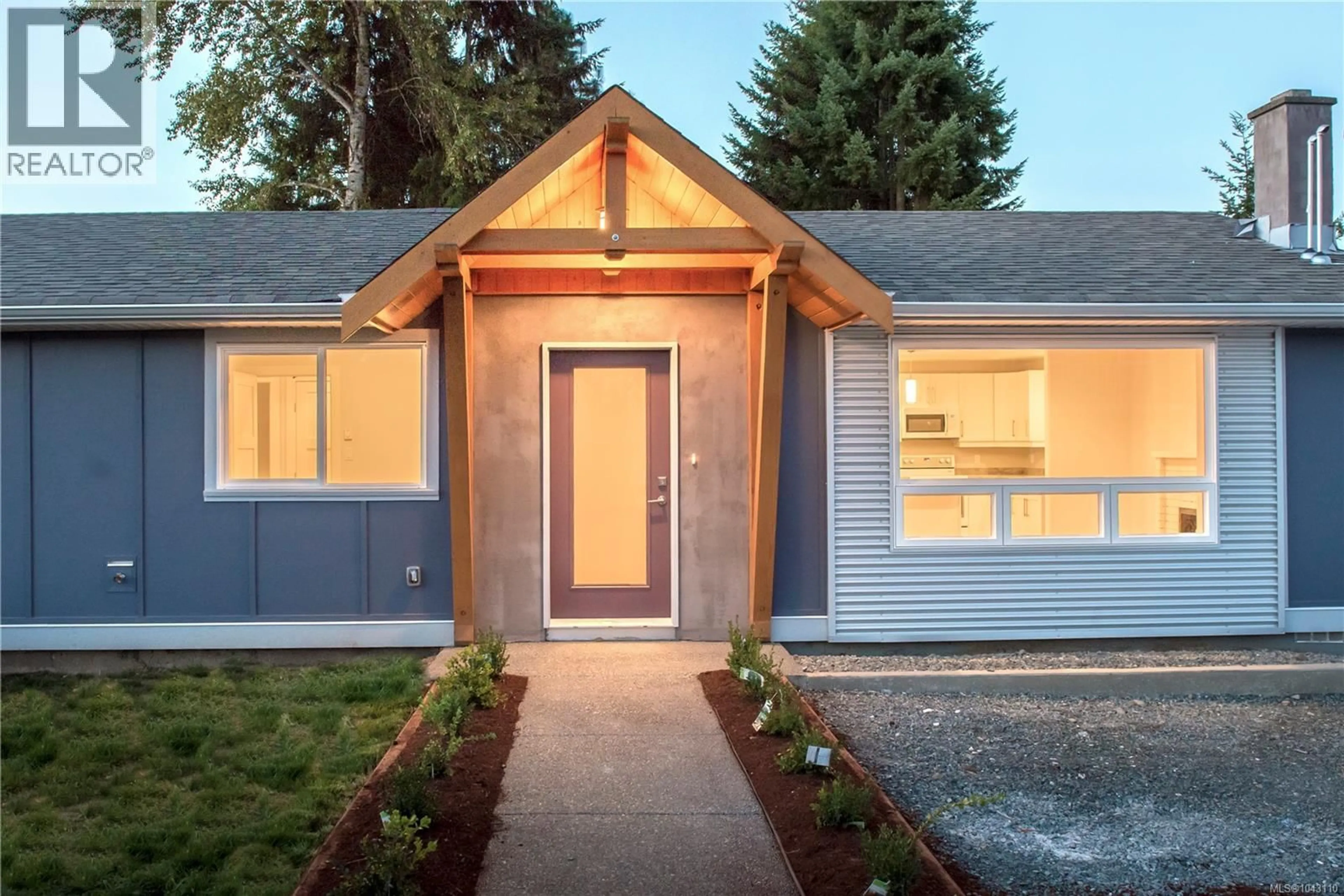 Home with vinyl exterior material, street for 3331 AUCHINACHIE ROAD, Duncan British Columbia V9L4A1