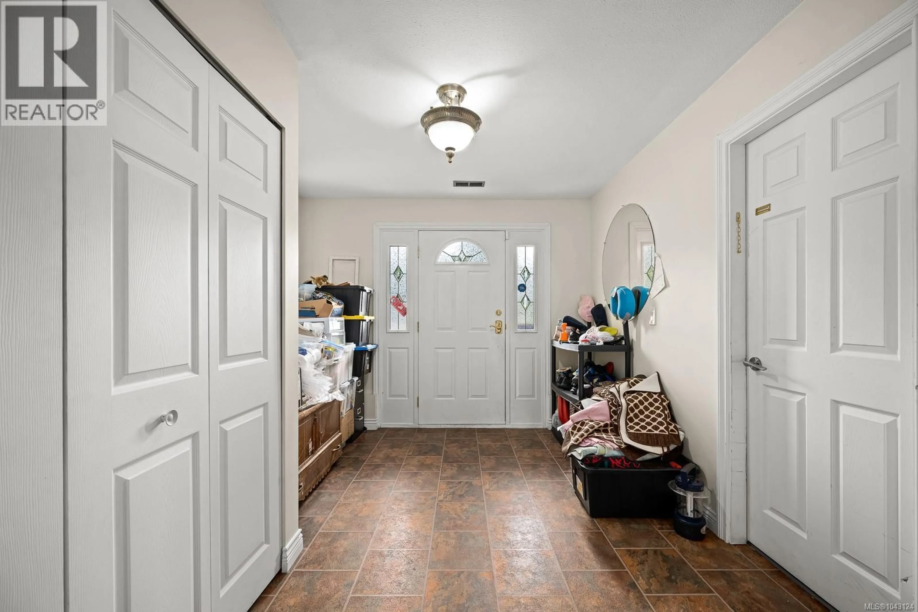 Indoor entryway for 2560 MABLEY ROAD, Courtenay British Columbia V9N9K2