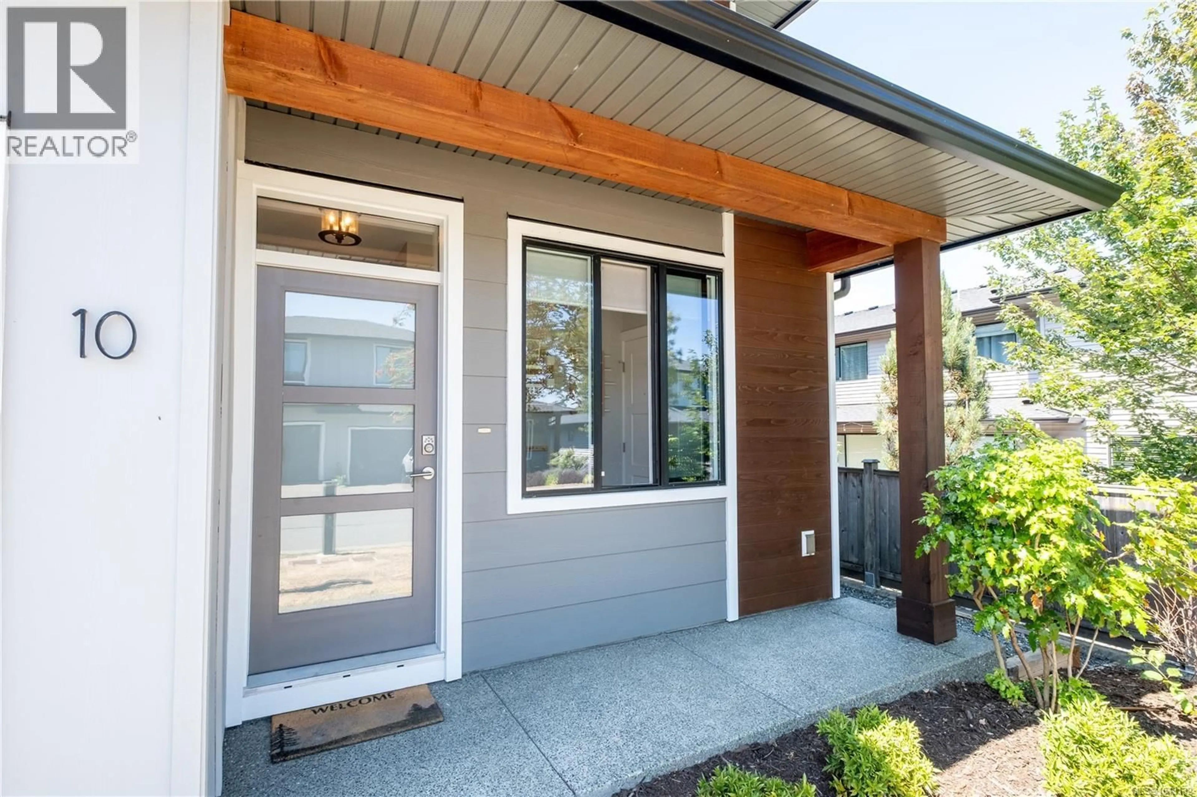 Indoor entryway for 10 - 2607 KENDAL AVENUE, Cumberland British Columbia V0R1S0
