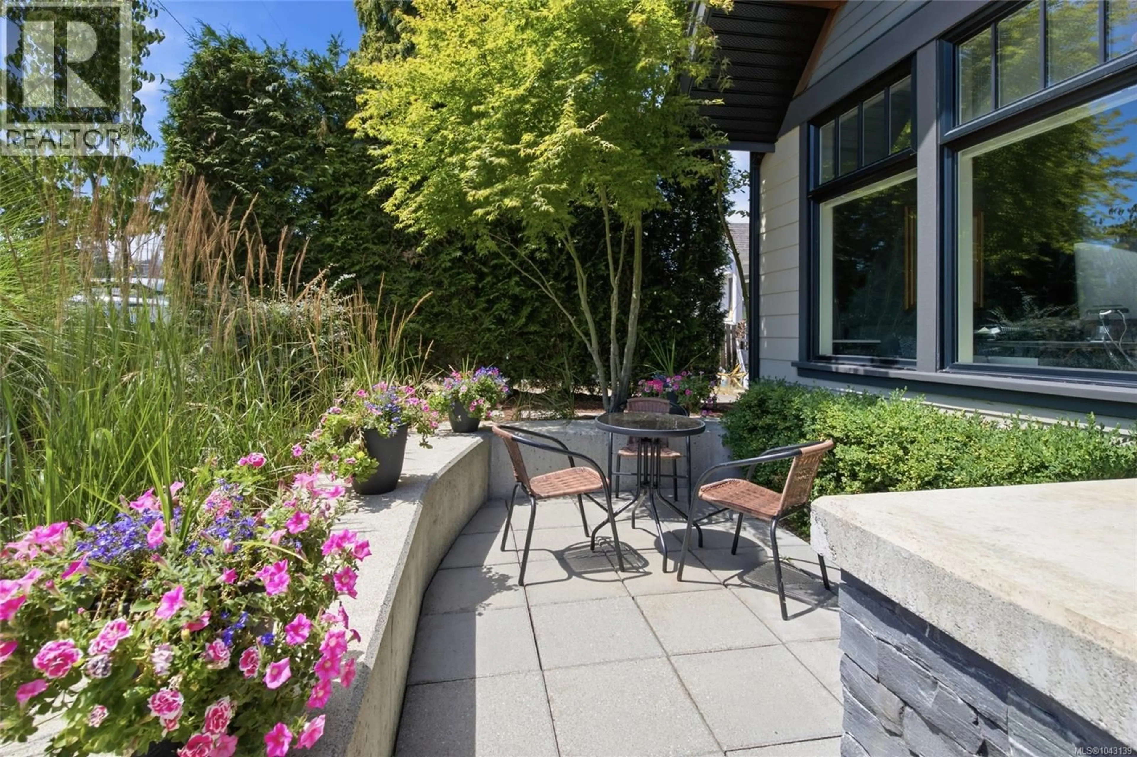 Patio, street for 722 CAMPBELL STREET, Nanaimo British Columbia V9R7A8