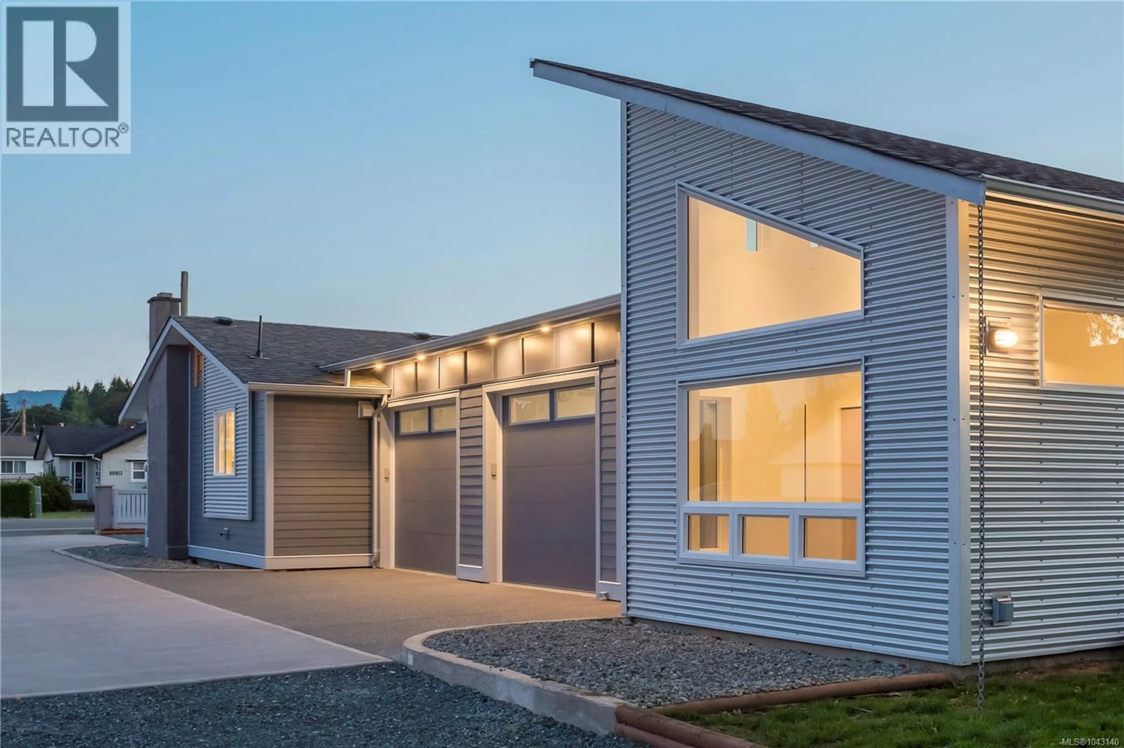 Home with vinyl exterior material, street for 3335 AUCHINACHIE ROAD, Duncan British Columbia V9L4A1