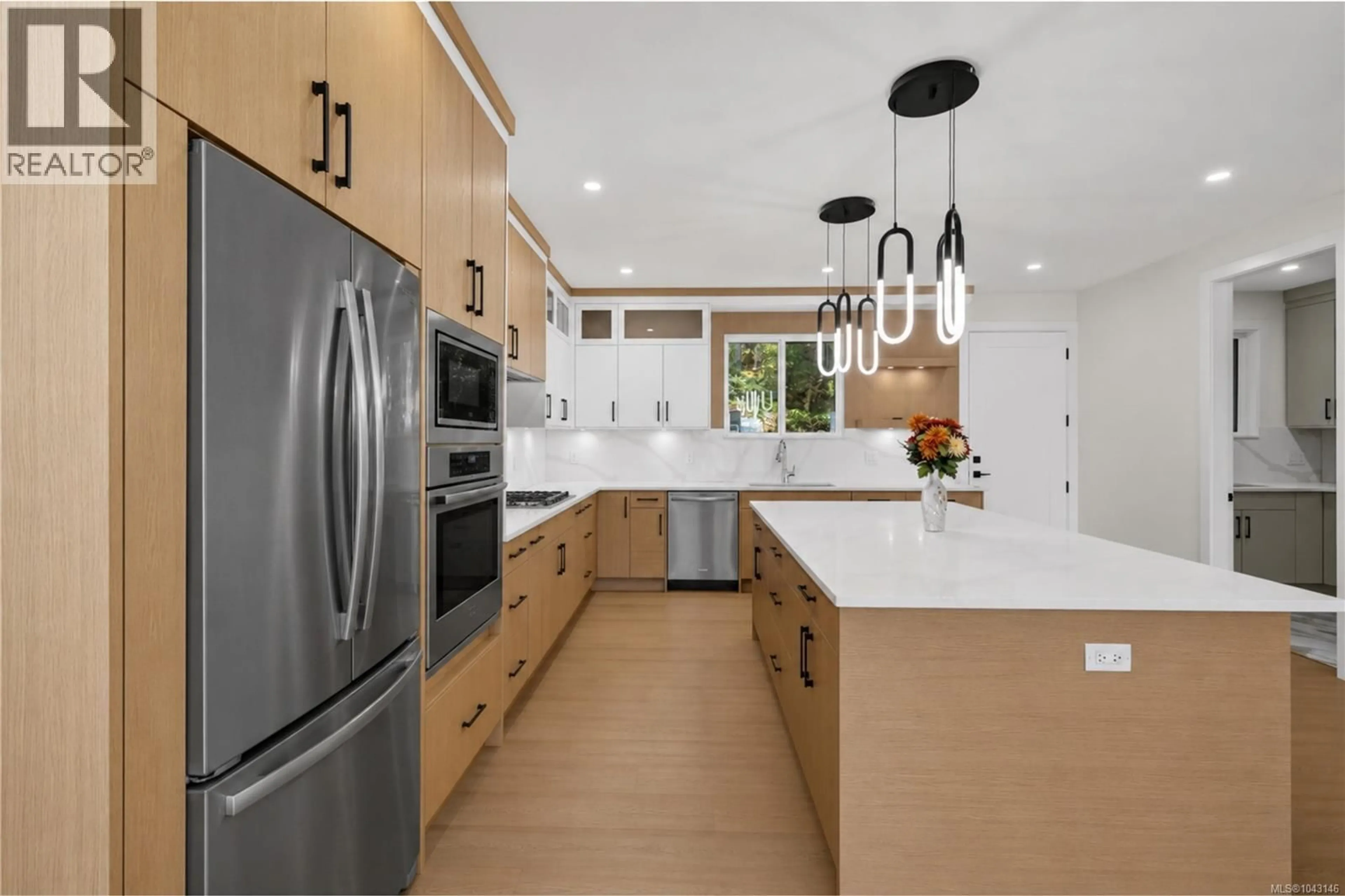 Contemporary kitchen, ceramic/tile floor for 4655 AMBIENCE DRIVE, Nanaimo British Columbia V9T0L3