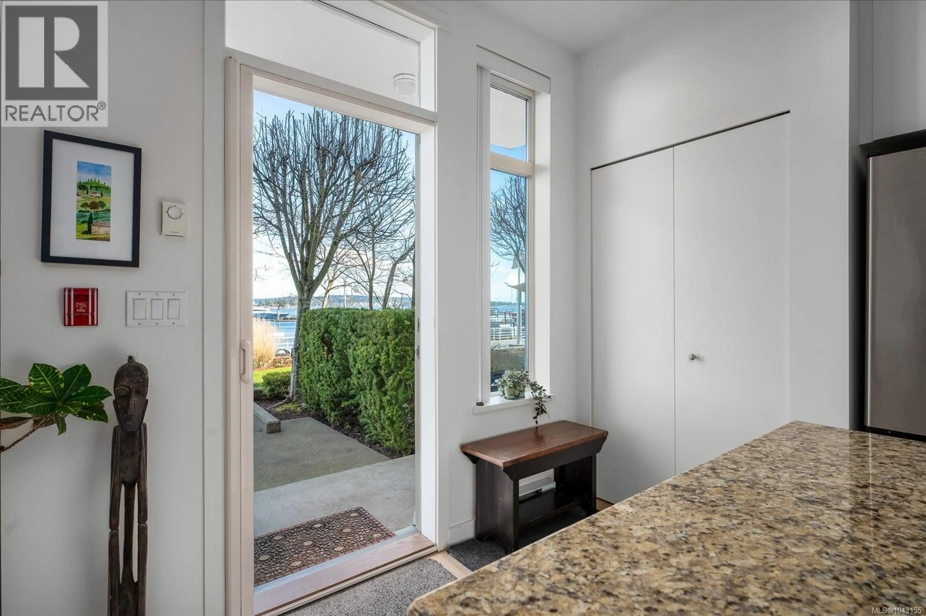Indoor entryway for TH10 - 38 FRONT STREET, Nanaimo British Columbia V9R0B8
