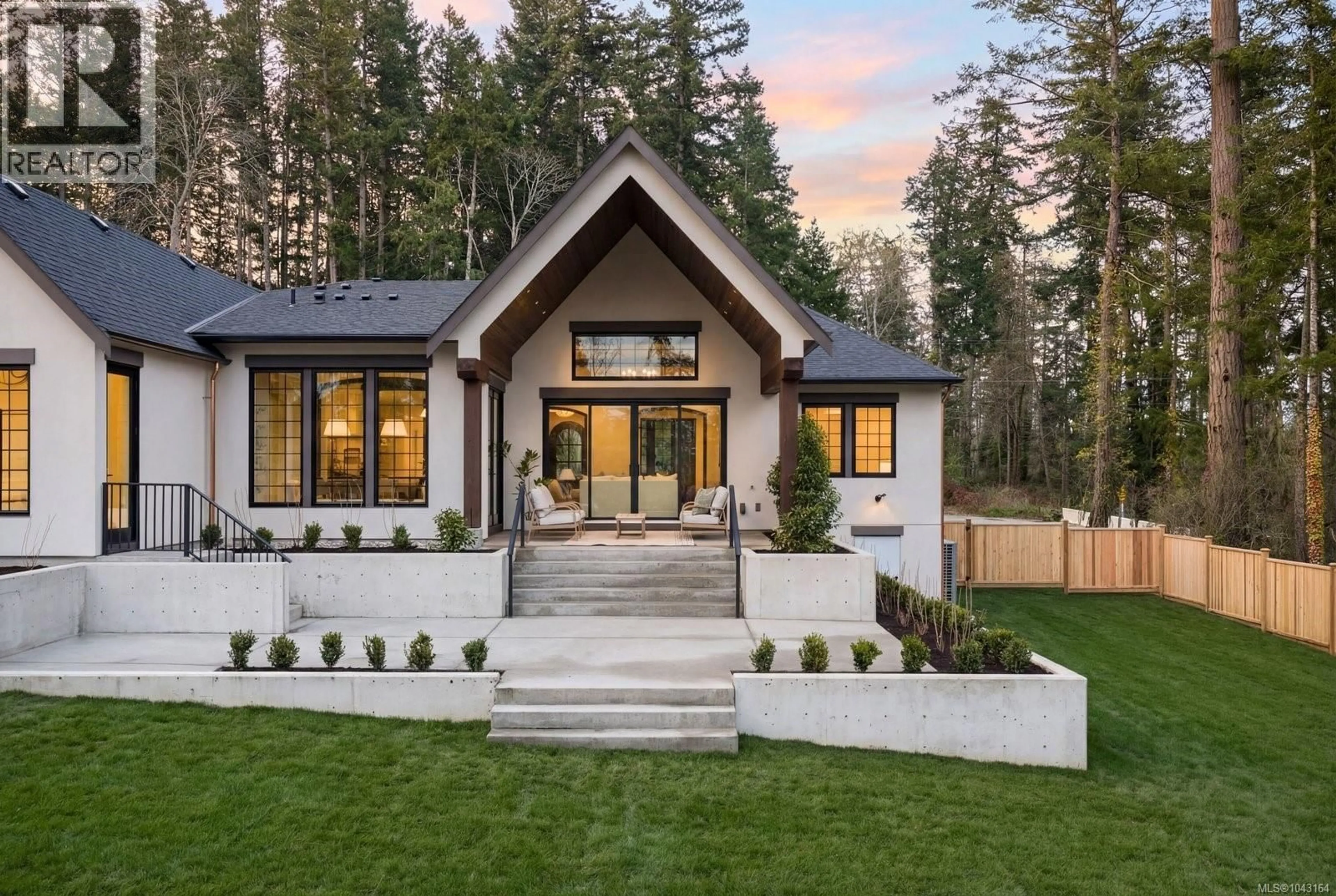Home with brick exterior material, mountain view for 10600 DERRICK ROAD, North Saanich British Columbia V8L5M8