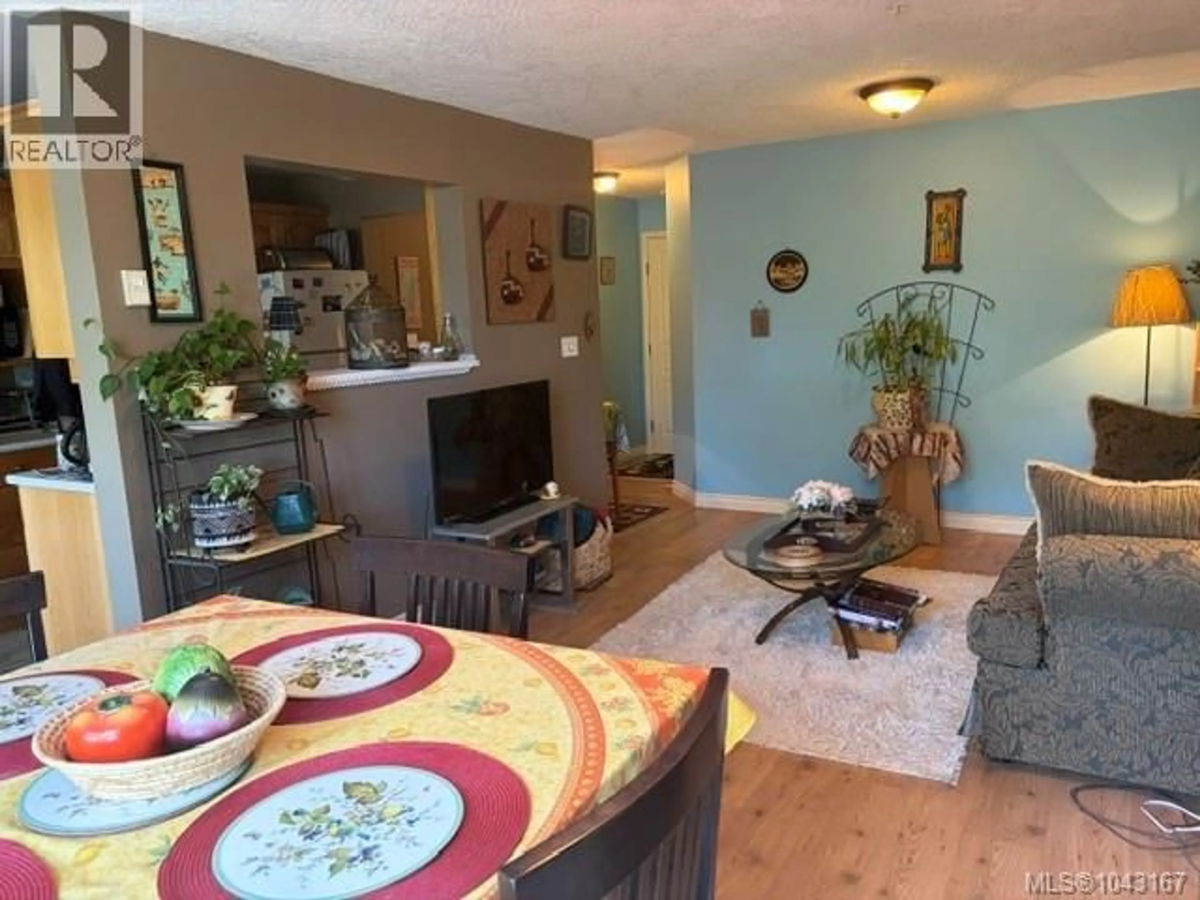 Unknown for 307 - 2527 QUADRA STREET, Victoria British Columbia V8T4E1