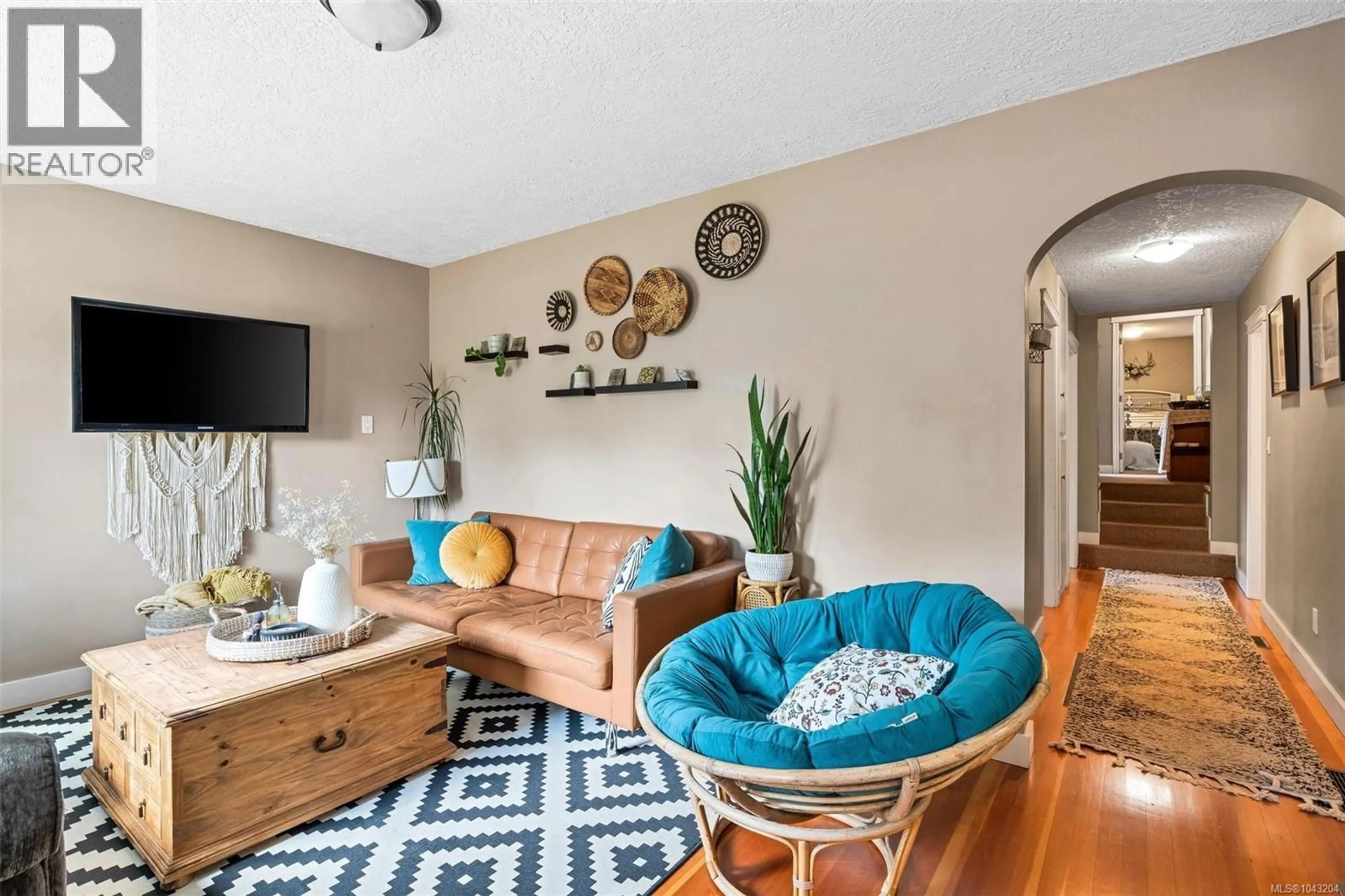 Living room with furniture, unknown for 355 BEECH AVENUE, Duncan British Columbia V9L3J7