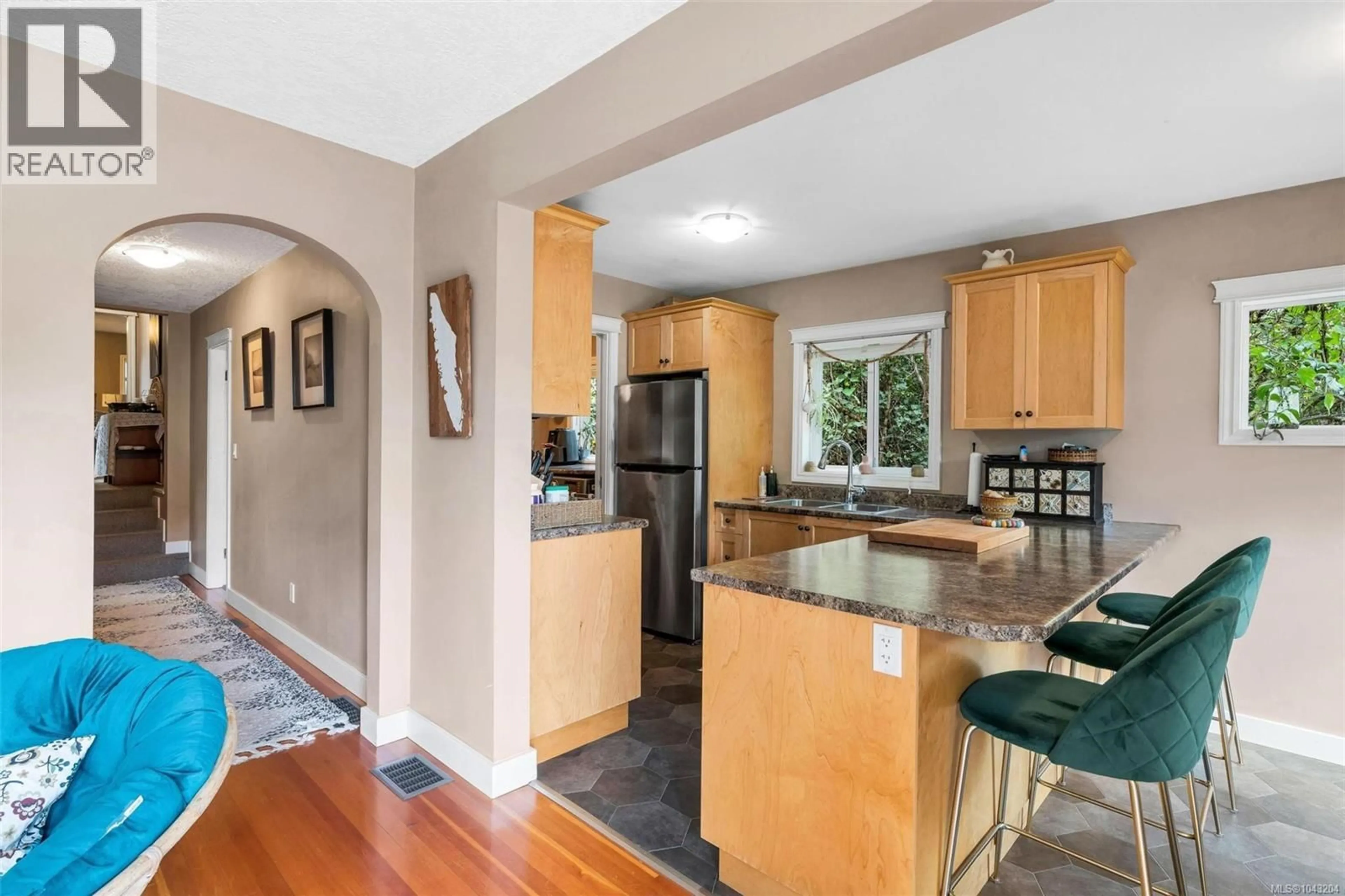Open concept kitchen, ceramic/tile floor for 355 BEECH AVENUE, Duncan British Columbia V9L3J7