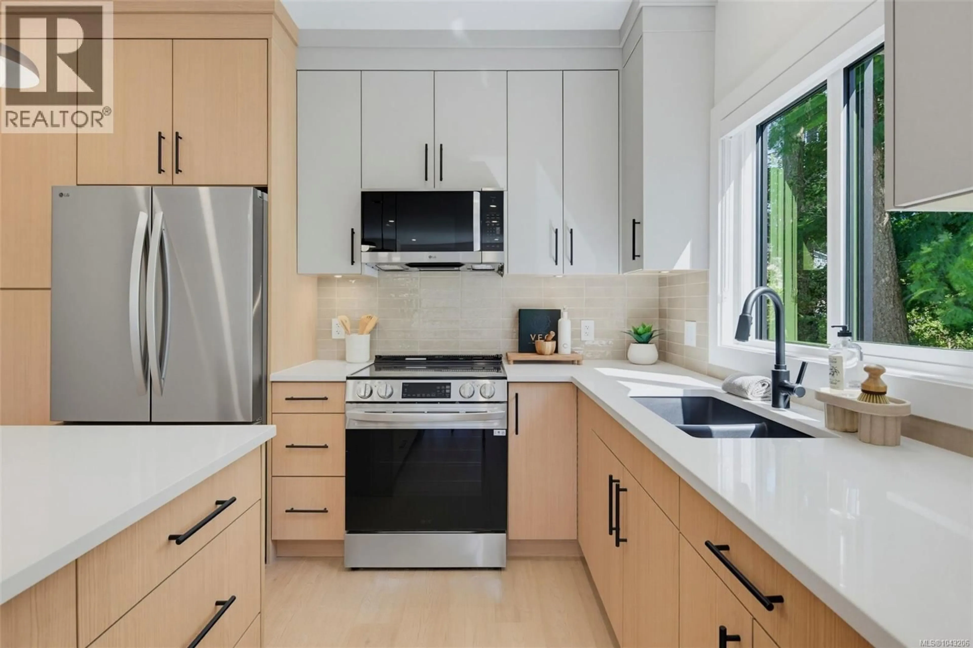 Contemporary kitchen, ceramic/tile floor for 966 SISKIN RIDGE, Langford British Columbia V9C2X9