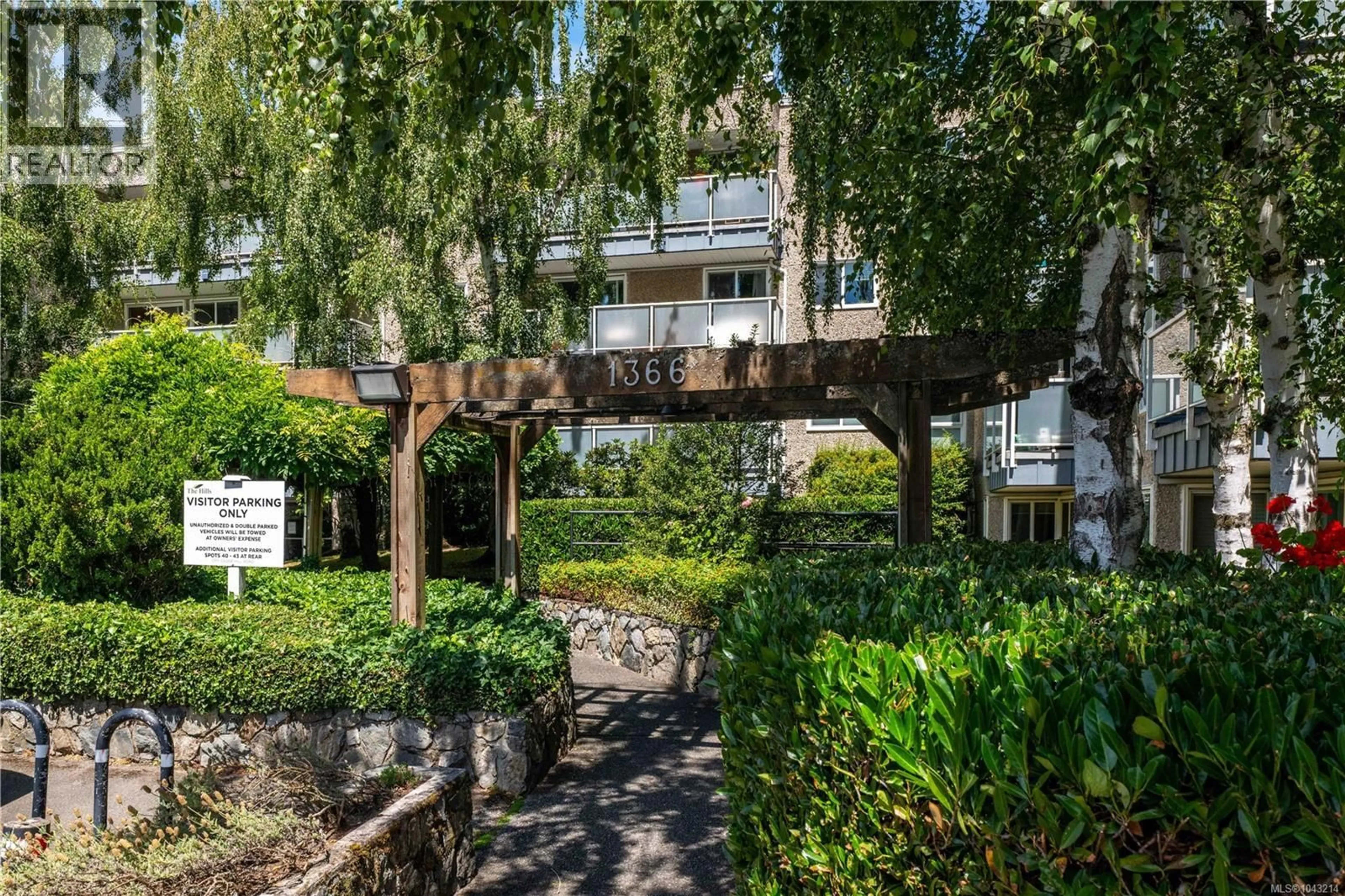 Patio, street for 103 - 1366 HILLSIDE AVENUE, Victoria British Columbia V8T2B5