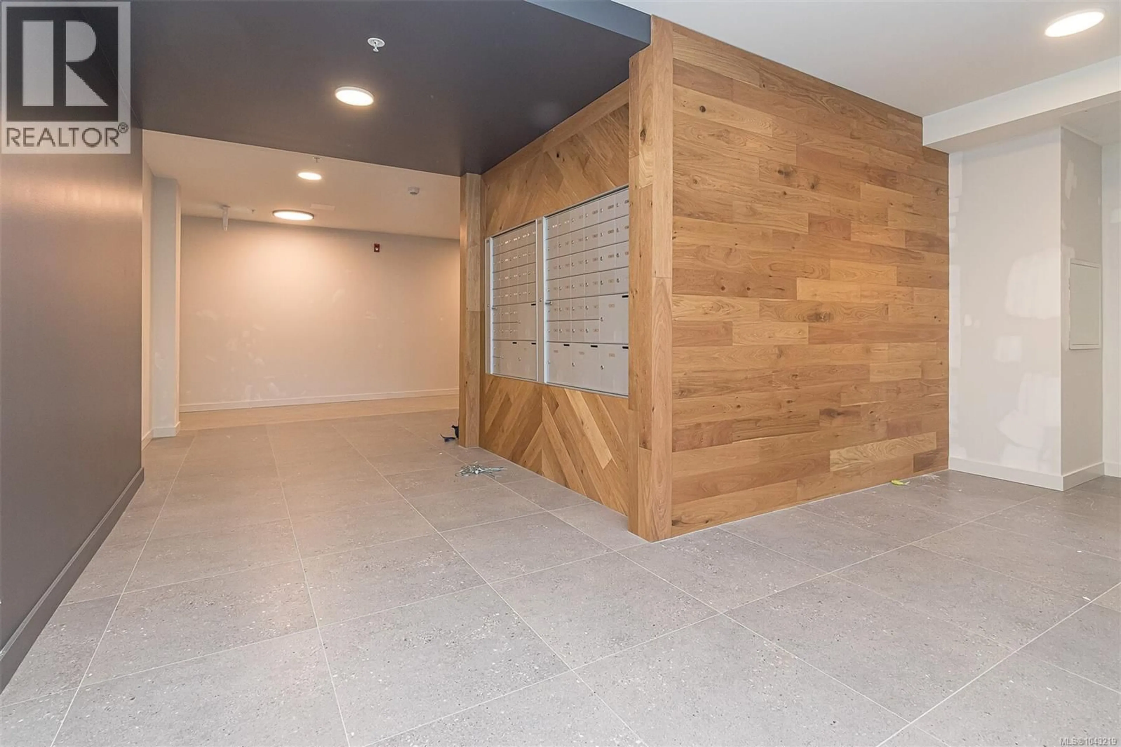 Indoor foyer for 204 - 958 PHAROAH MEWS, Langford British Columbia V9B7A1