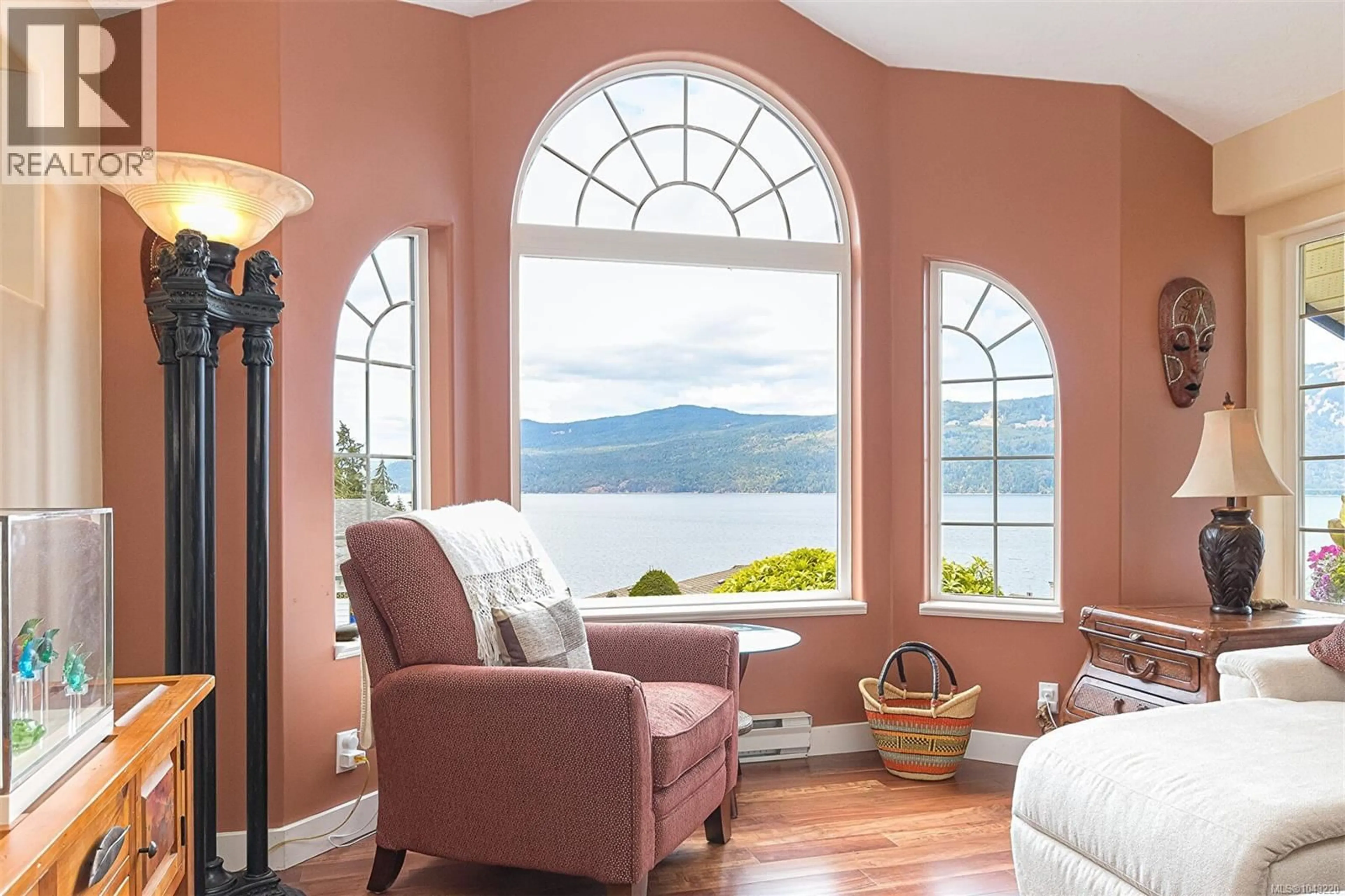 Living room with furniture, unknown for 552 MARINE PLACE, Cobble Hill British Columbia V8H0K8