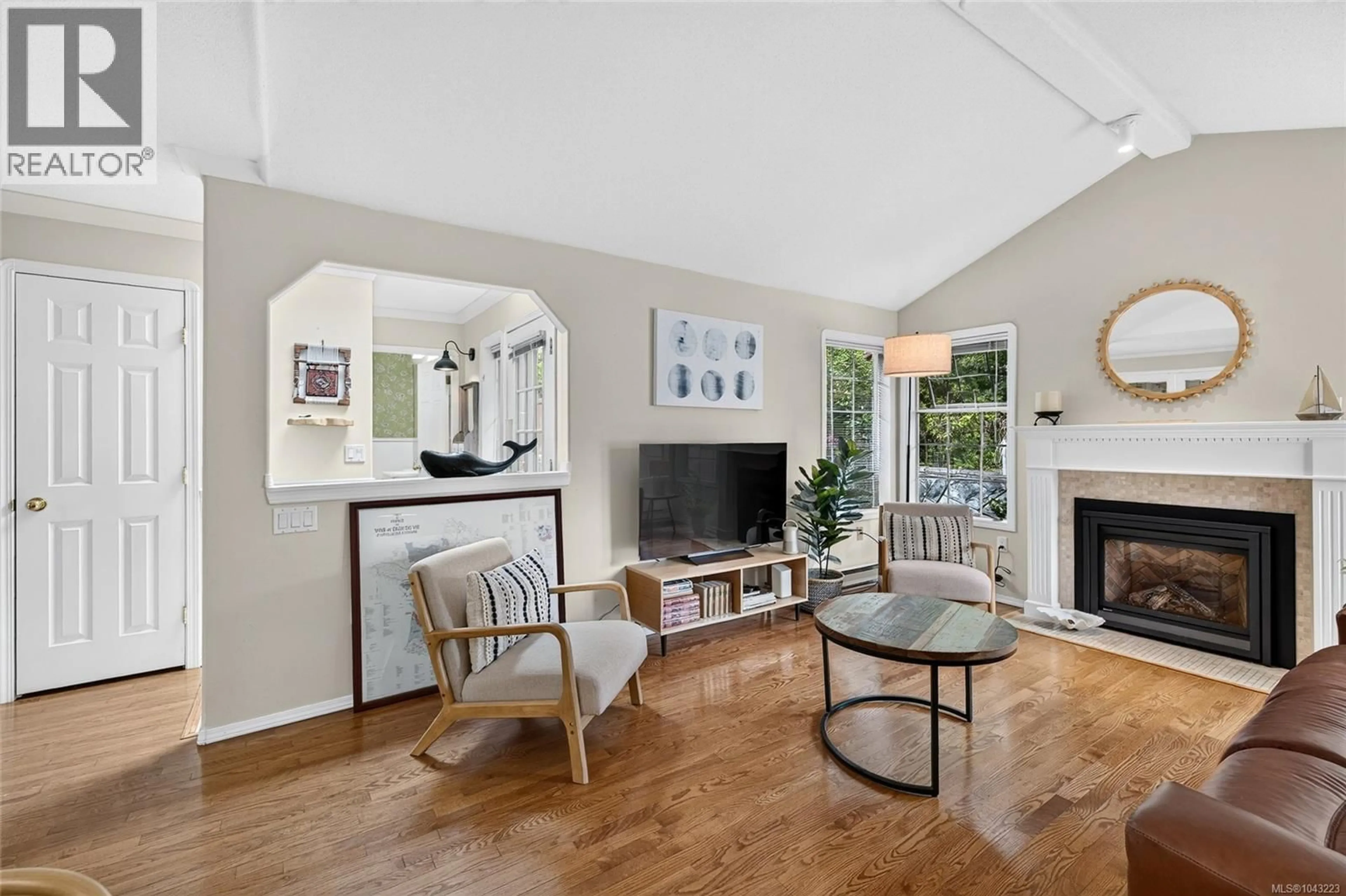 Living room with furniture, unknown for 8 - 124 VALHALLA ROAD, Salt Spring British Columbia V8K2V1