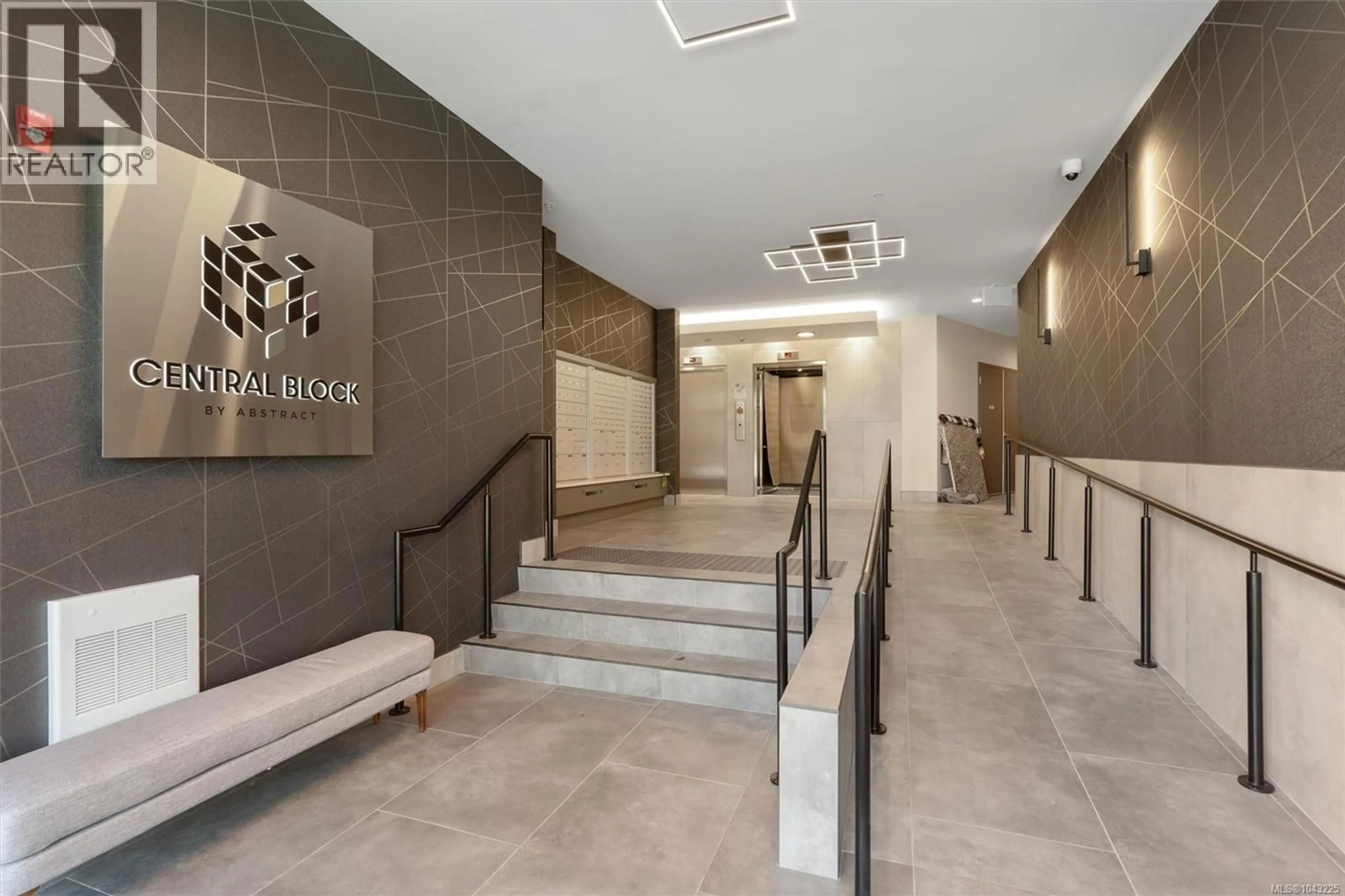 Lobby for 103 - 1075 TILLICUM ROAD, Esquimalt British Columbia V9A2A4