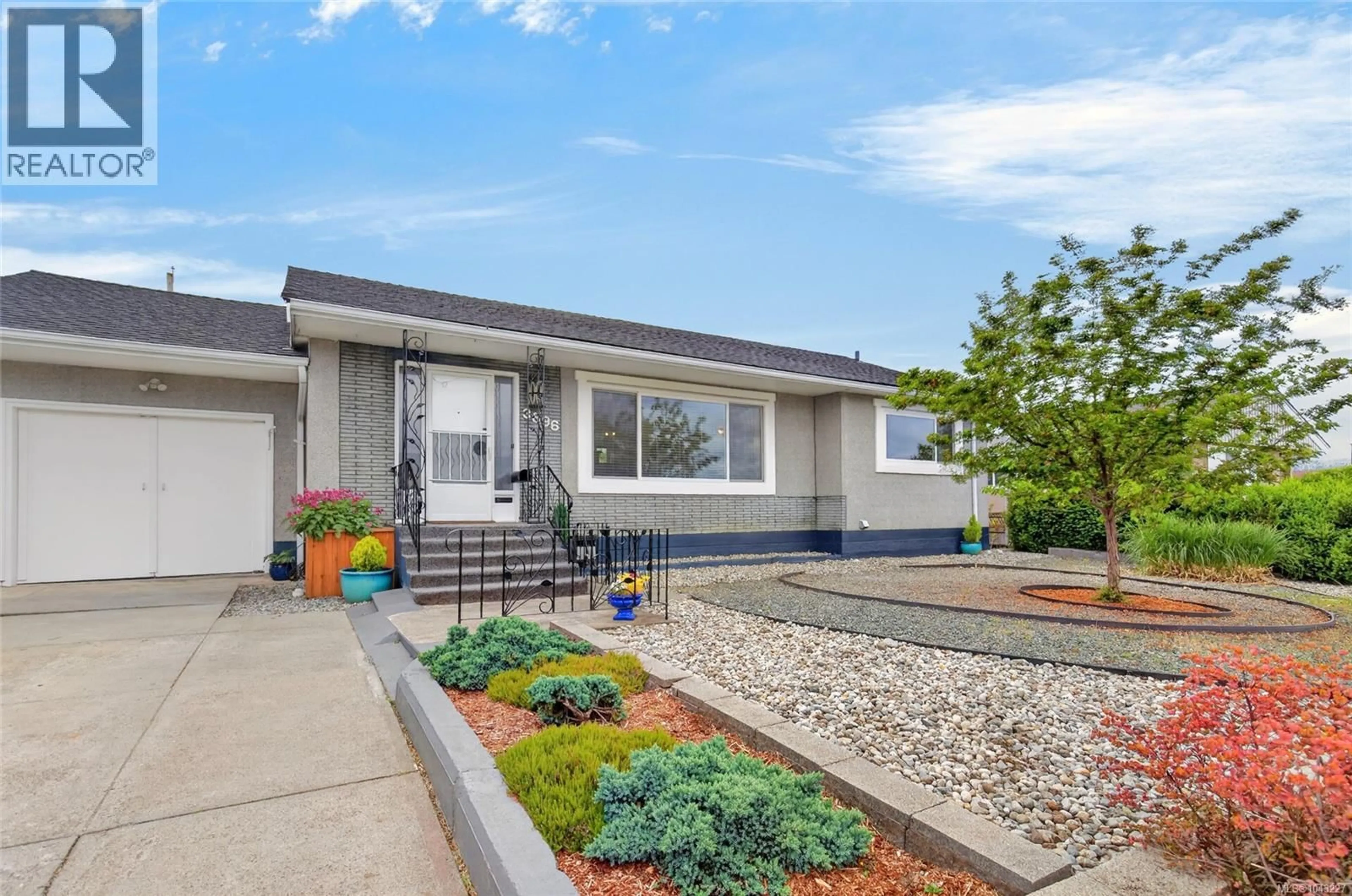 Home with vinyl exterior material, street for 3896 EXTON STREET, Port Alberni British Columbia V9Y3X7