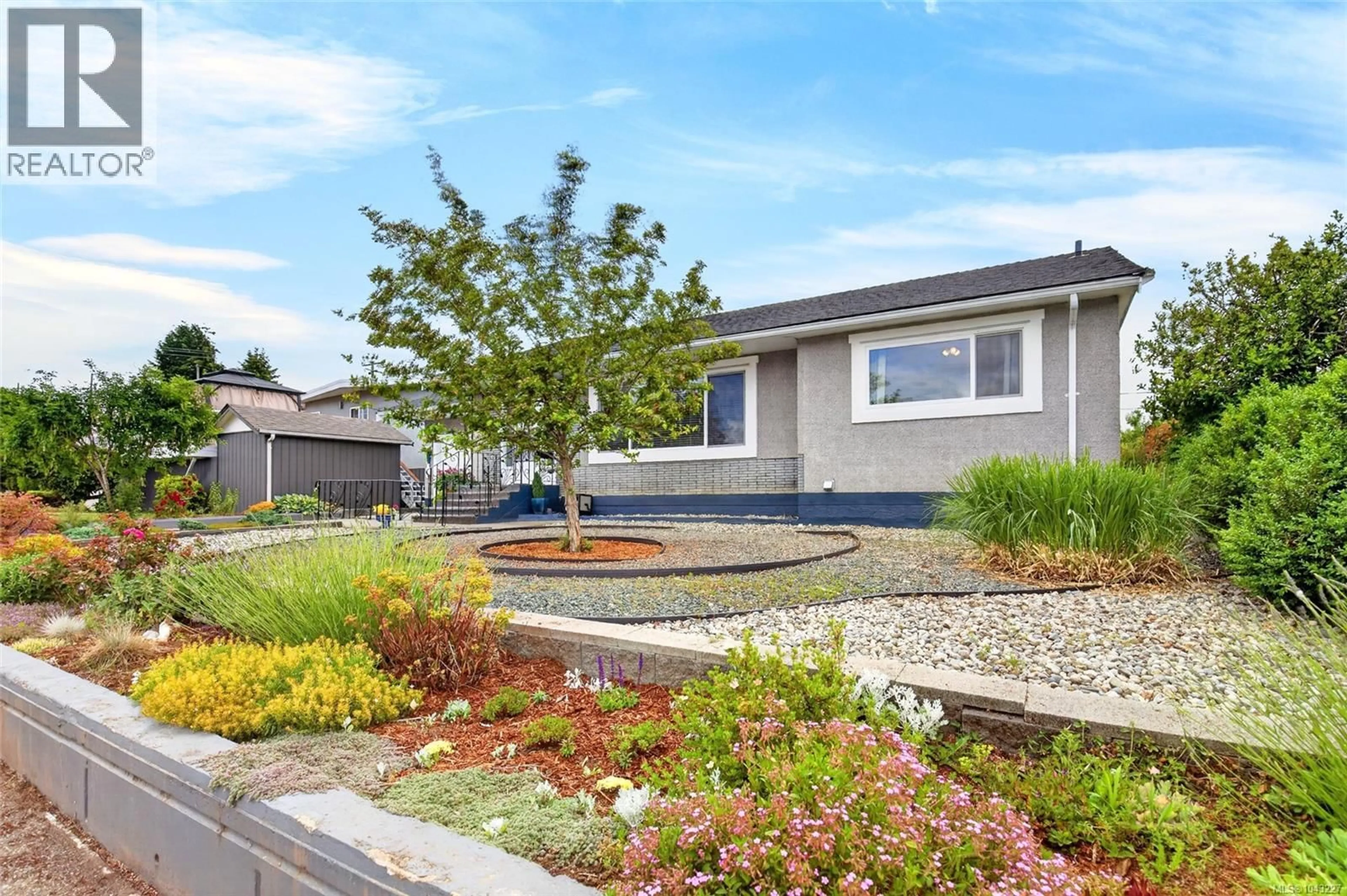 Home with vinyl exterior material, street for 3896 EXTON STREET, Port Alberni British Columbia V9Y3X7