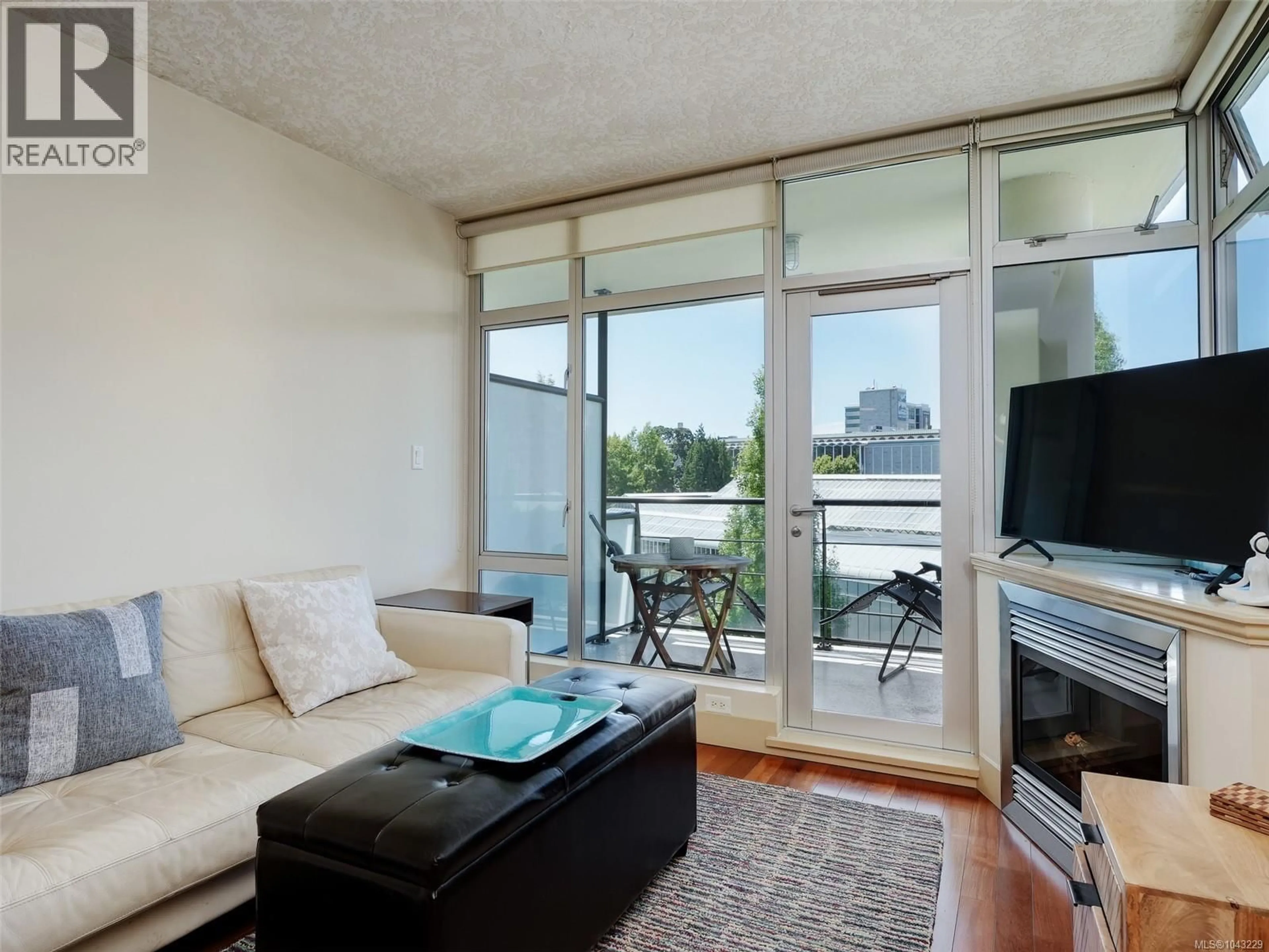 Living room with furniture, unknown for S409 - 737 HUMBOLDT STREET, Victoria British Columbia V8W1B1
