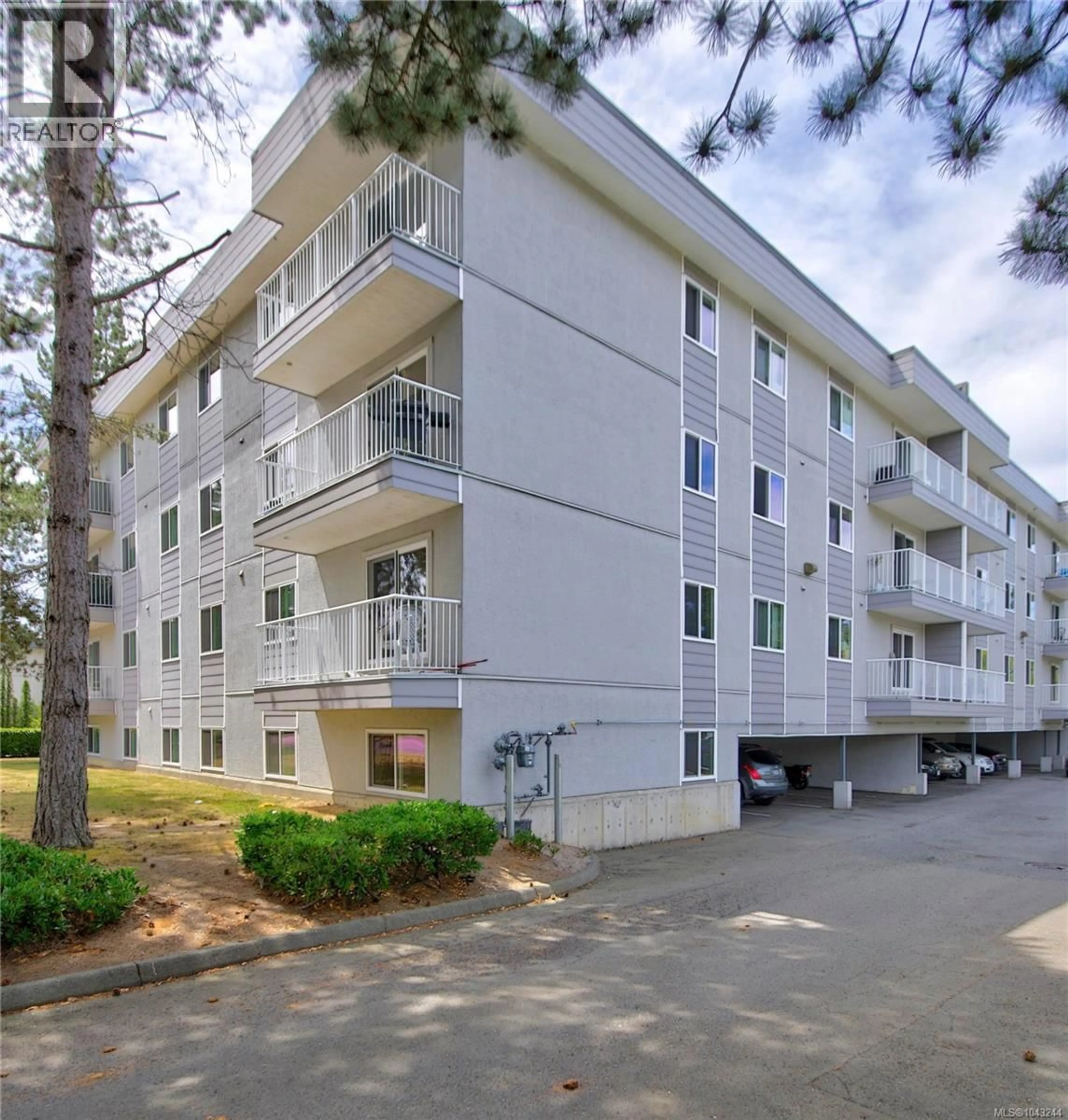 Patio, street for 206 - 175 CENTENNIAL DRIVE, Courtenay British Columbia V9N7M4