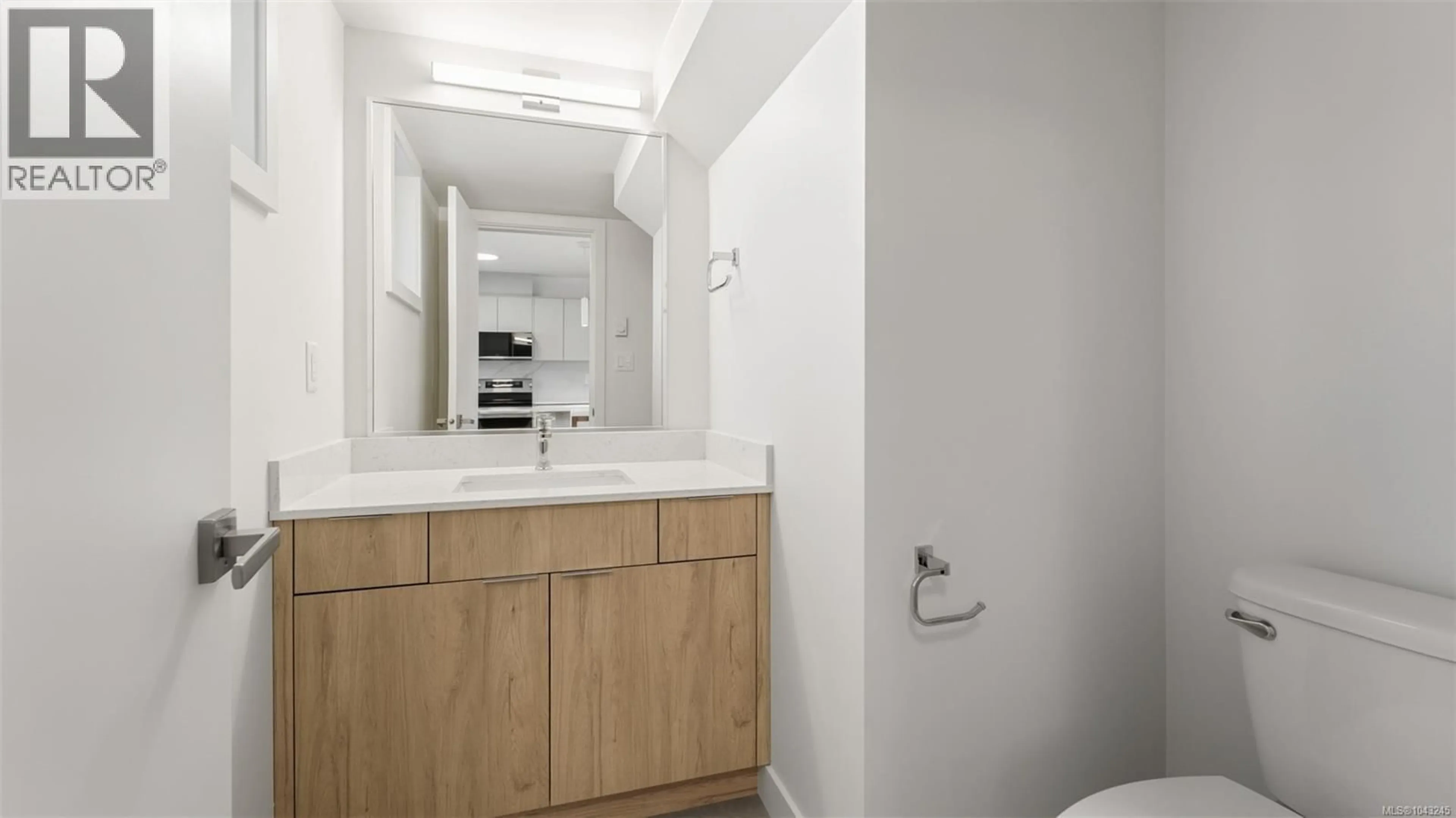 Standard bathroom, unknown for 5202 - 4201 TYNDALL AVENUE, Saanich British Columbia V8N0C4