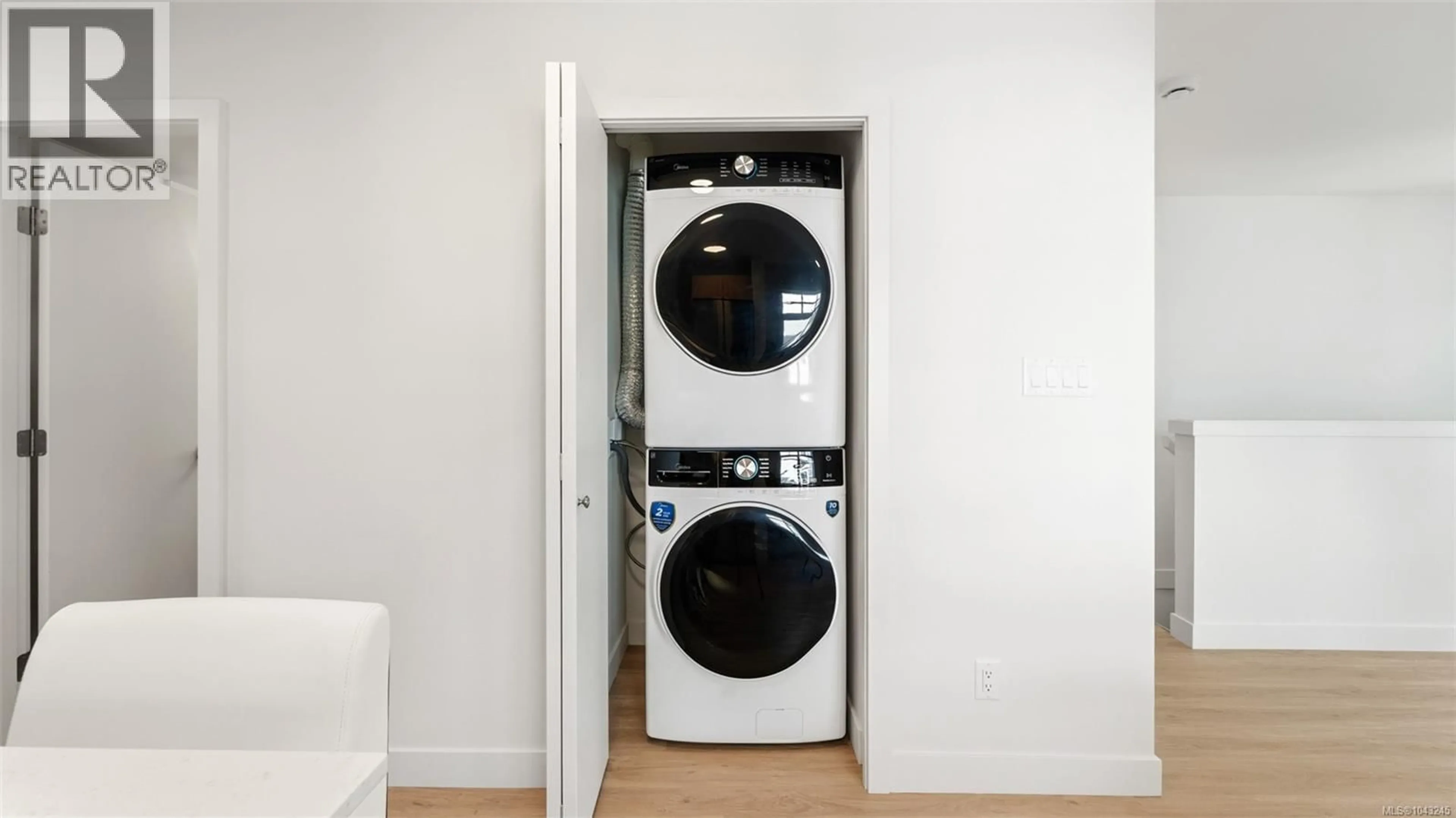 Laundry room for 5202 - 4201 TYNDALL AVENUE, Saanich British Columbia V8N0C4