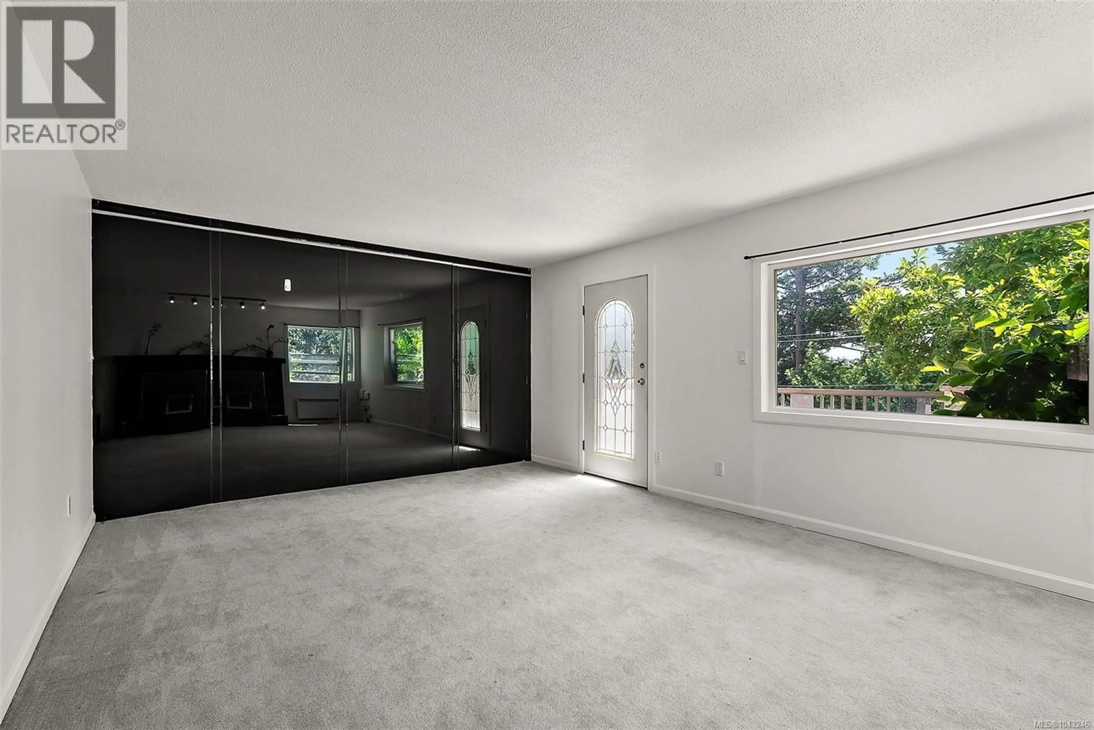 Unknown for 1224 MARIPOSA AVENUE, Saanich British Columbia V8Z6P4
