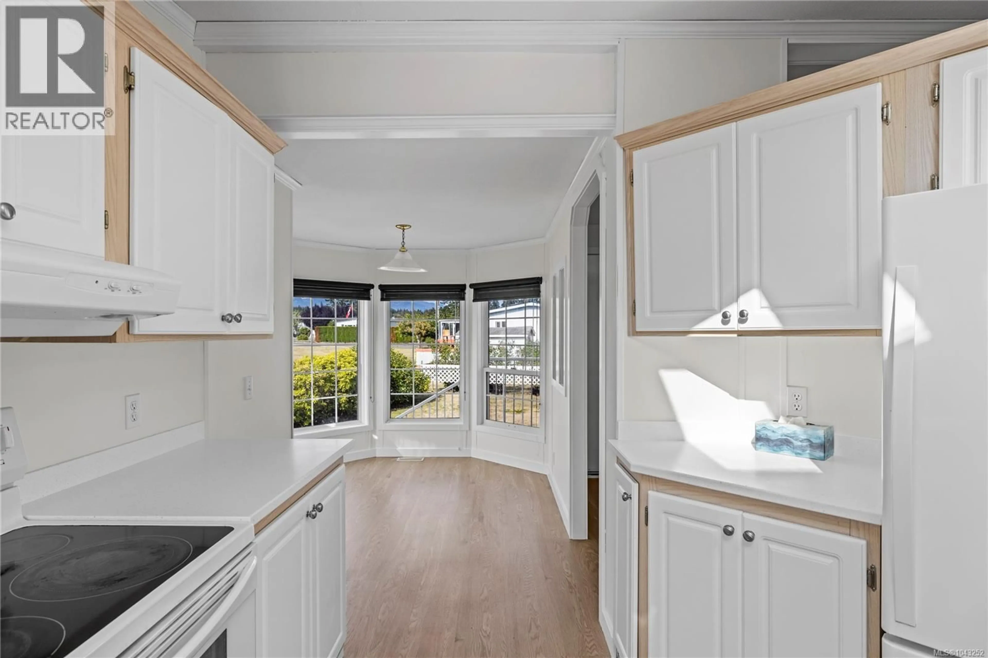 Standard kitchen, unknown for 25 - 450 STANFORD AVENUE, Parksville British Columbia V9P1V8