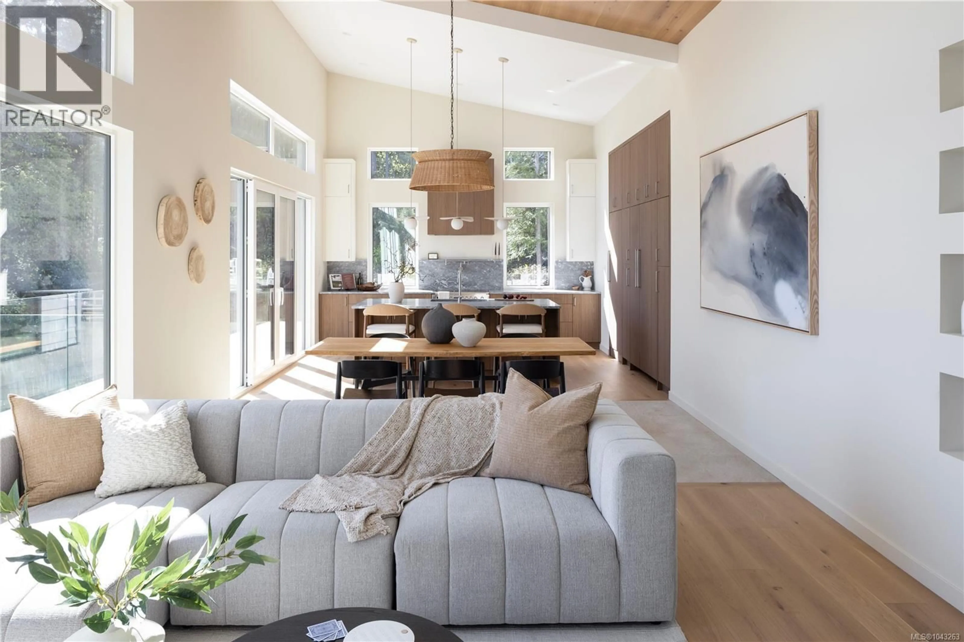 Living room with furniture, unknown for 1677 LANDS END ROAD, North Saanich British Columbia V8L5L5