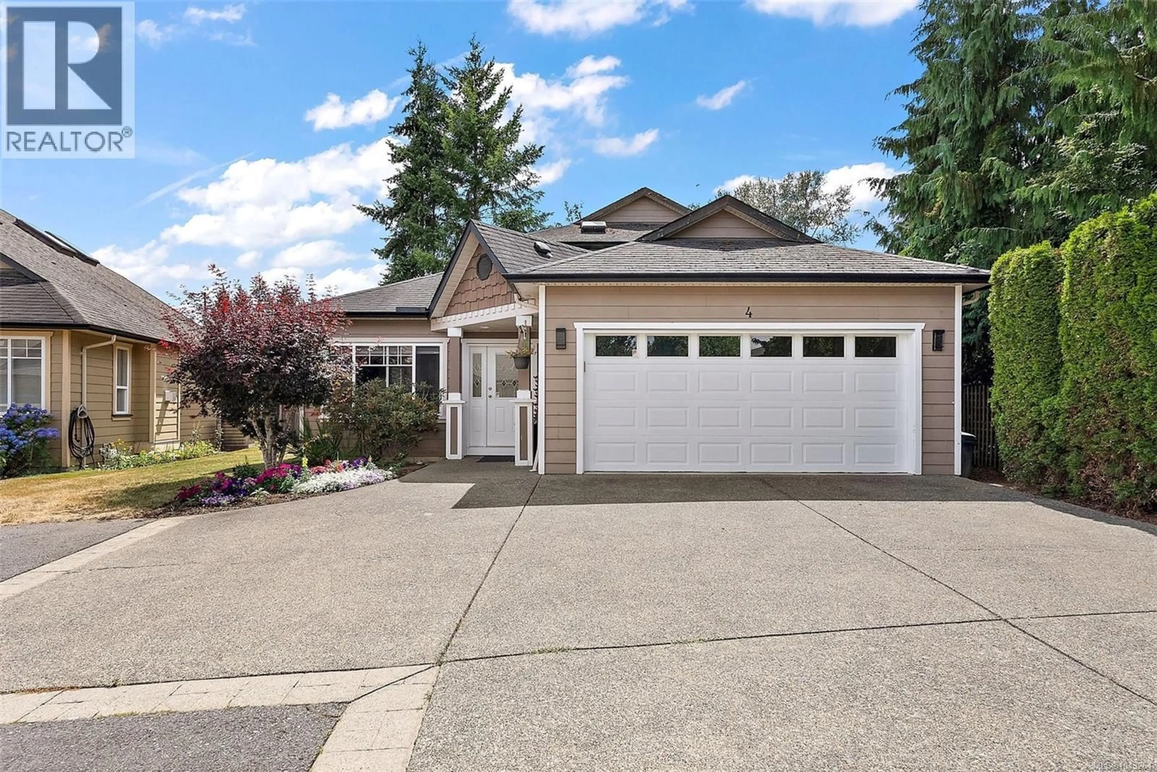 Home with vinyl exterior material, street for 4 - 3085 SHERMAN ROAD, Duncan British Columbia V9L2C1