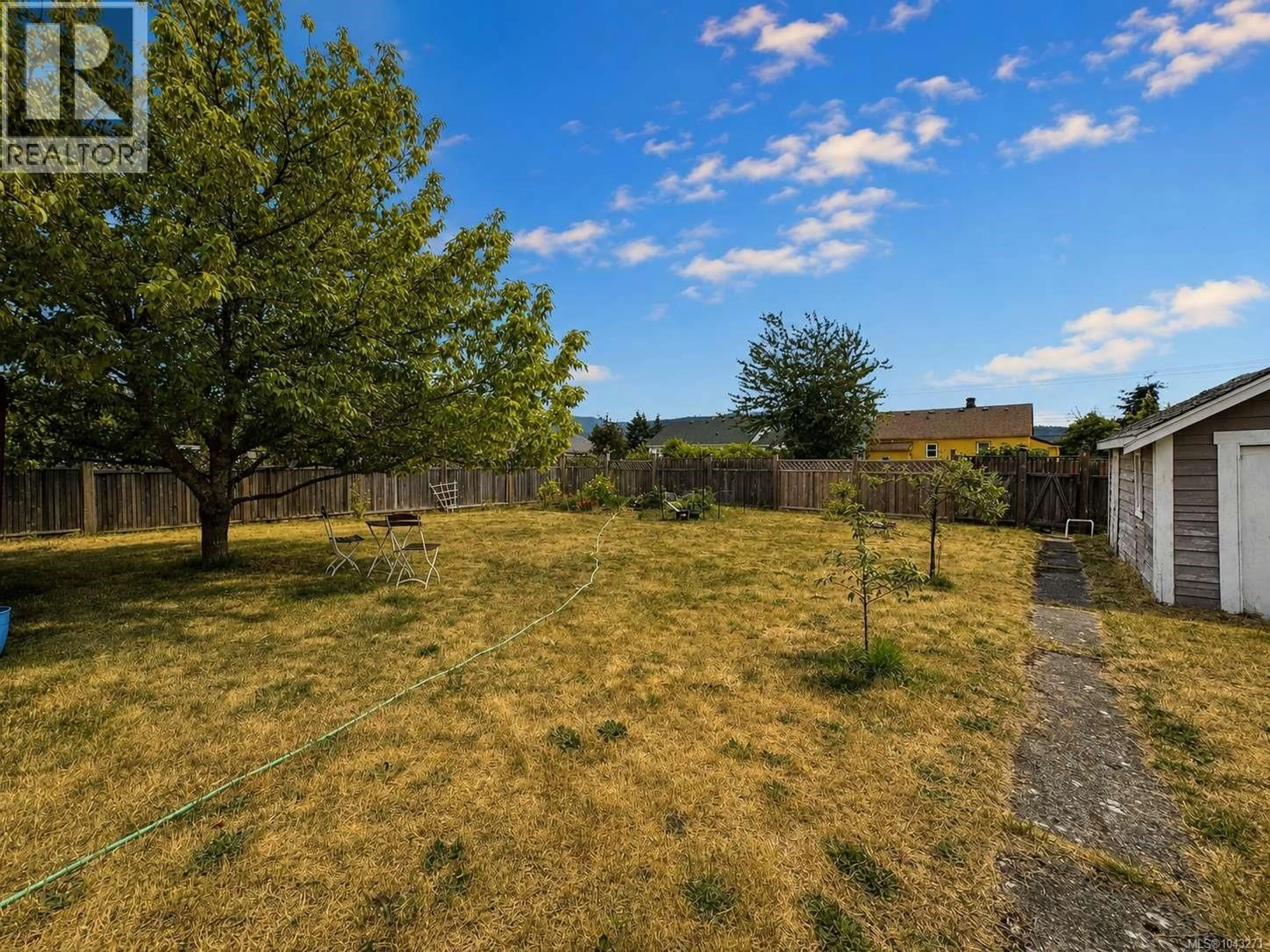A pic from outside/outdoor area/front of a property/back of a property/a pic from drone, forest/trees view for 2738 12TH AVENUE, Port Alberni British Columbia V9Y2T6