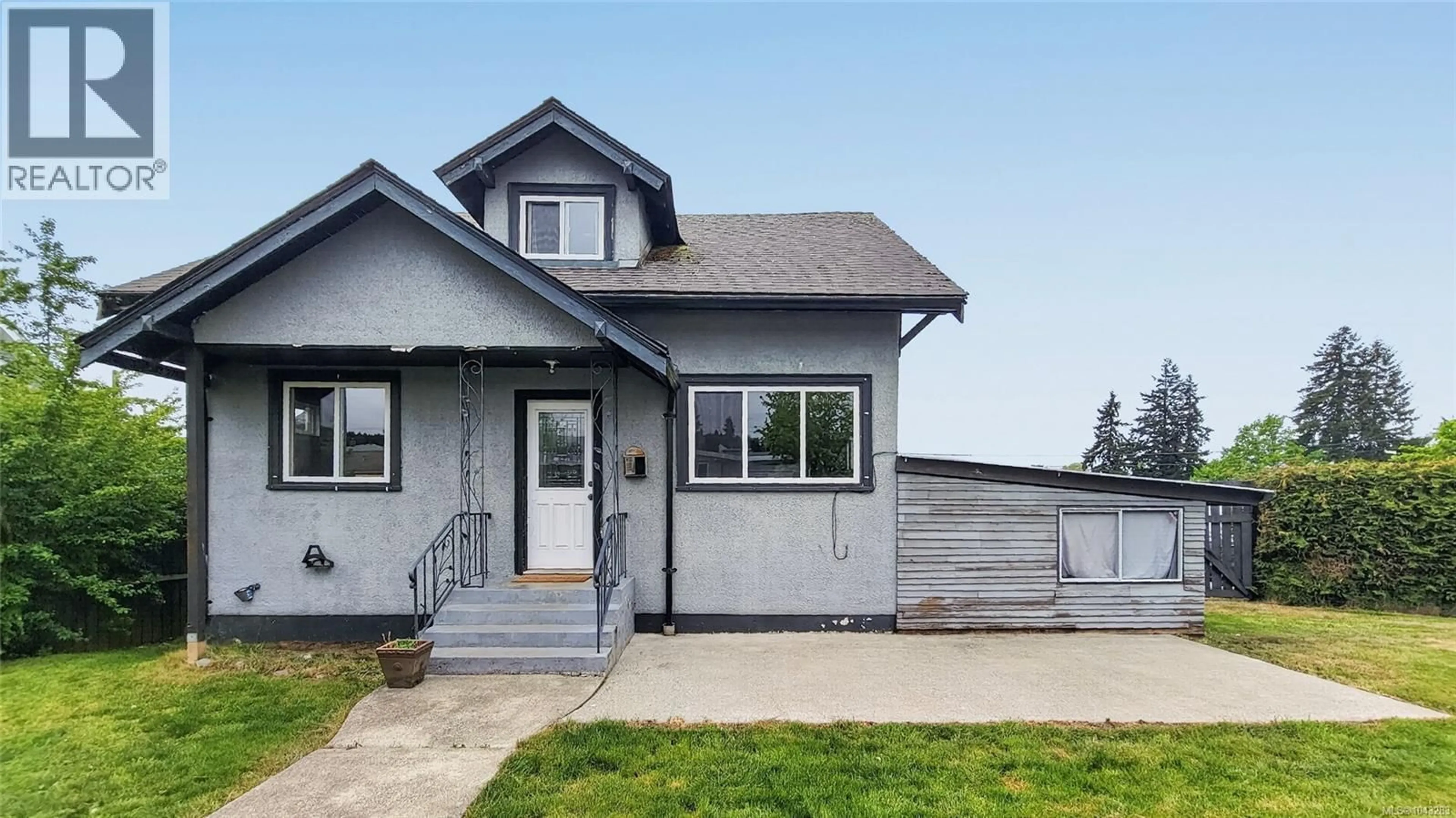 Home with vinyl exterior material, street for 2798 10TH AVENUE, Port Alberni British Columbia V9Y2N9
