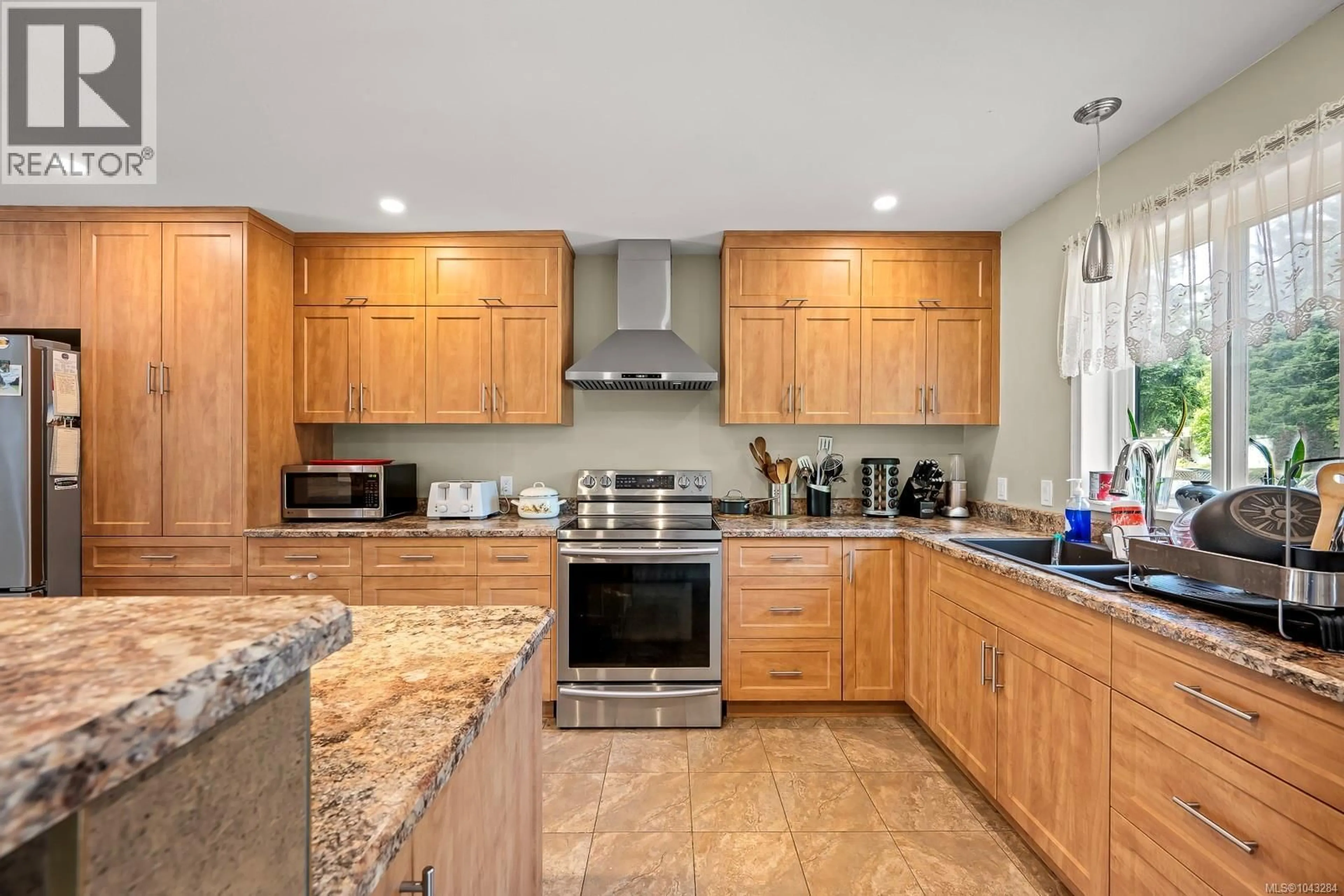 Unknown for 2110 MURRELET DRIVE, Comox British Columbia V9M3P5