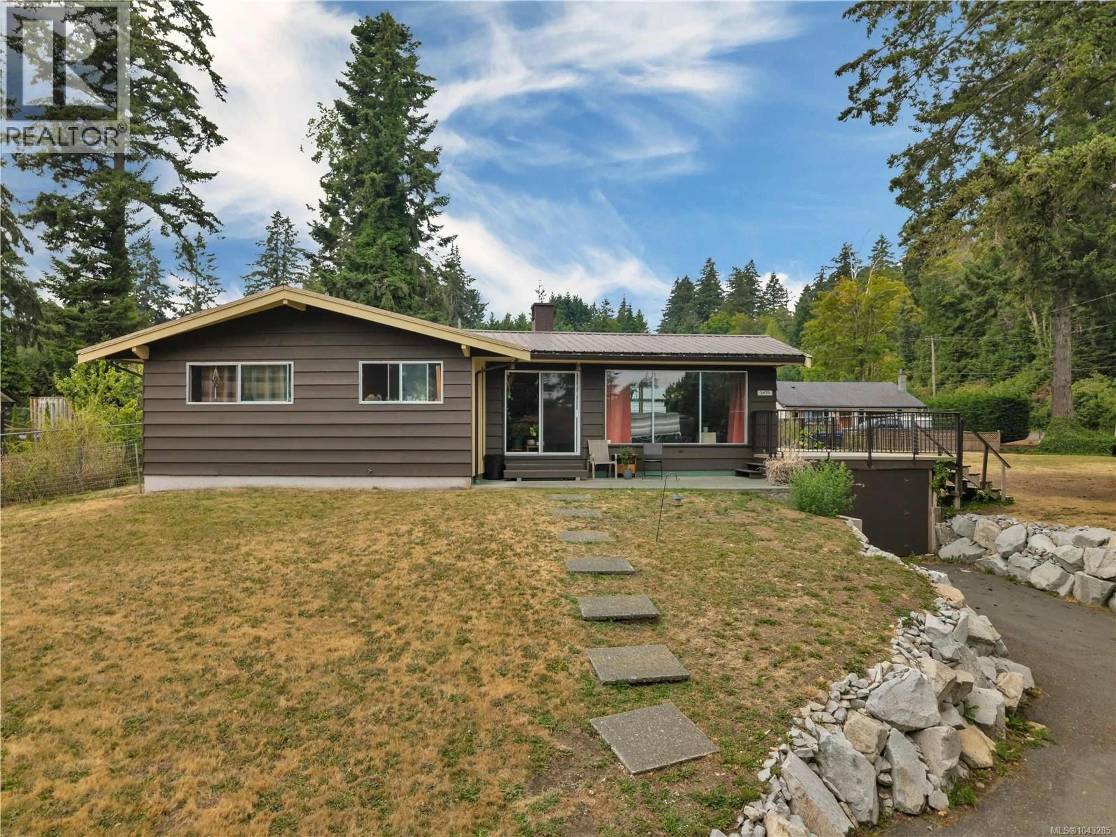 Home with vinyl exterior material, unknown for 3479 FRASER ROAD, Courtenay British Columbia V9N9P5