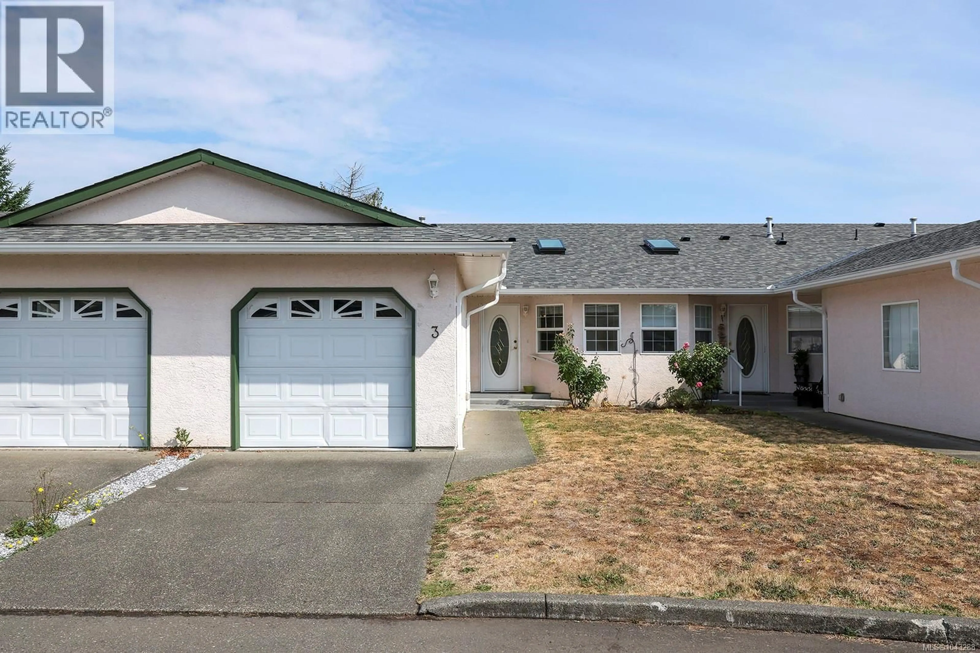 Home with vinyl exterior material, street for 3 - 3355 FIRST STREET, Cumberland British Columbia V0R1S0