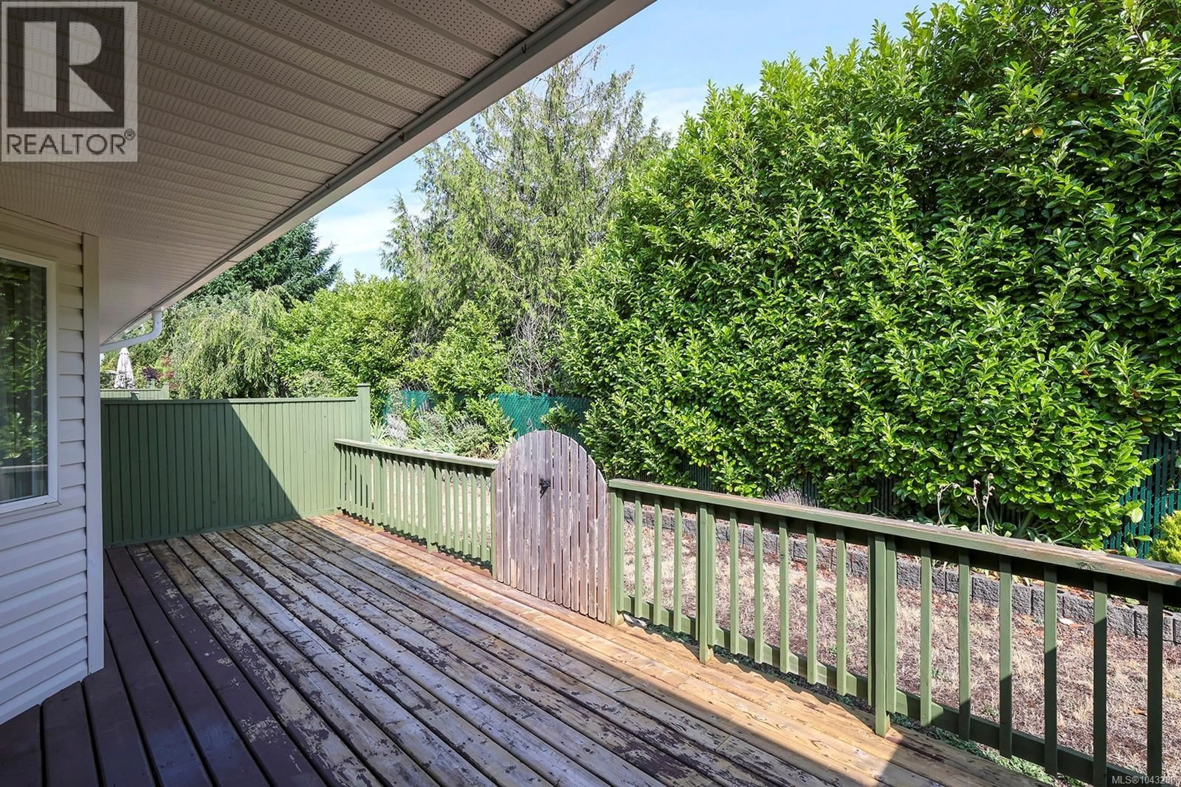 Patio, forest/trees view for 3 - 3355 FIRST STREET, Cumberland British Columbia V0R1S0