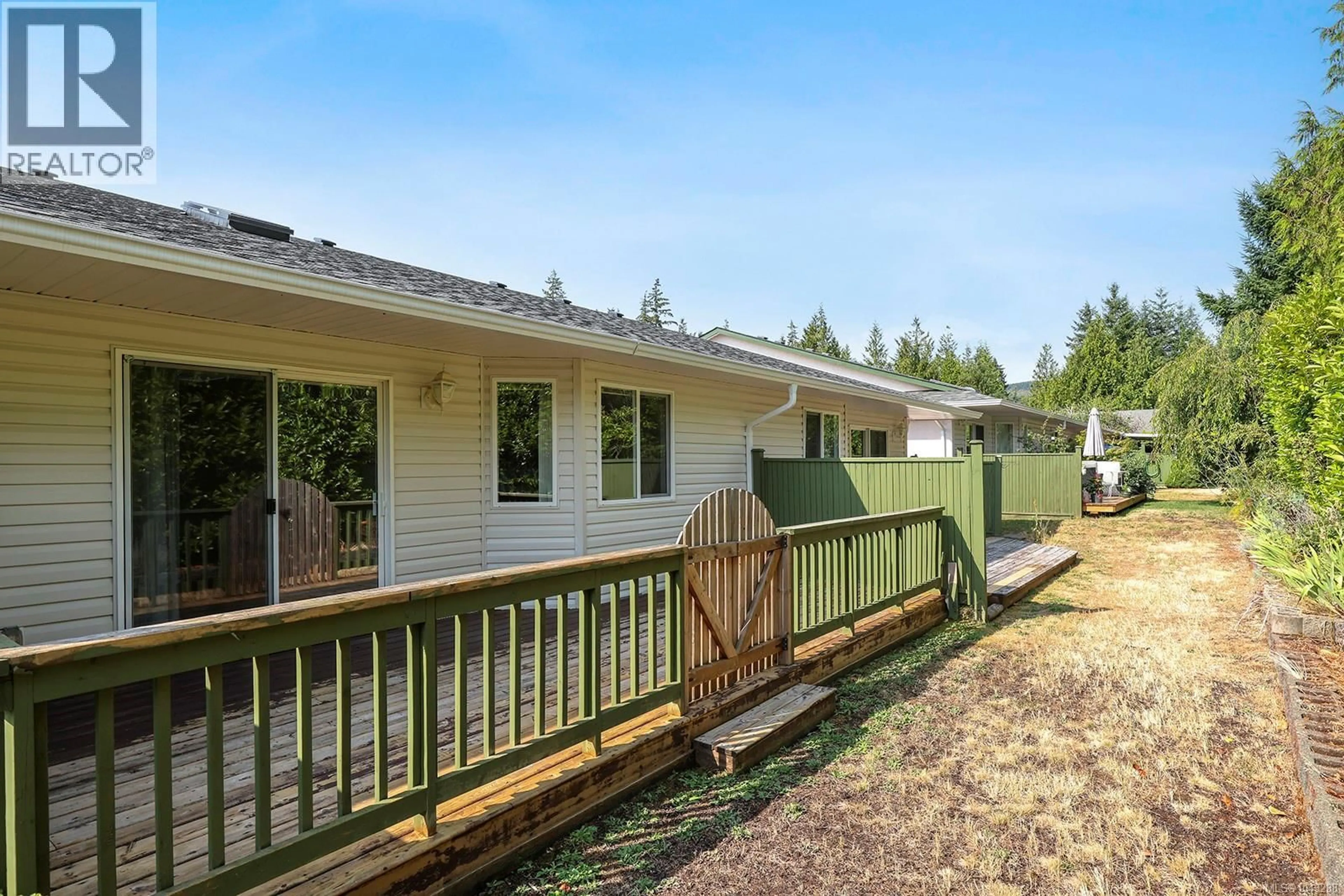 Home with vinyl exterior material, unknown for 3 - 3355 FIRST STREET, Cumberland British Columbia V0R1S0