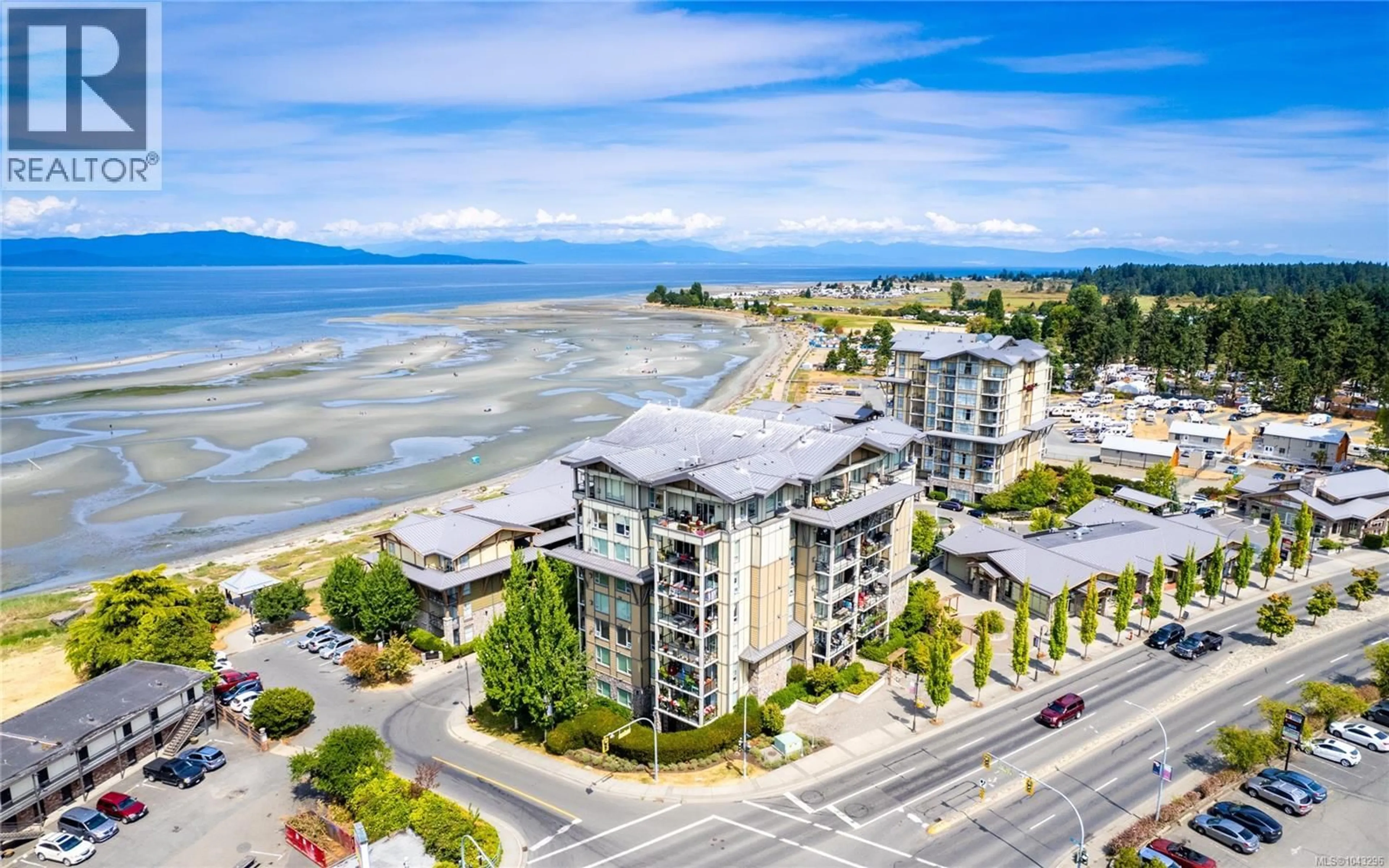 A pic from outside/outdoor area/front of a property/back of a property/a pic from drone, water/lake/river/ocean view for 606 - 194 BEACHSIDE DRIVE, Parksville British Columbia V9P0B1