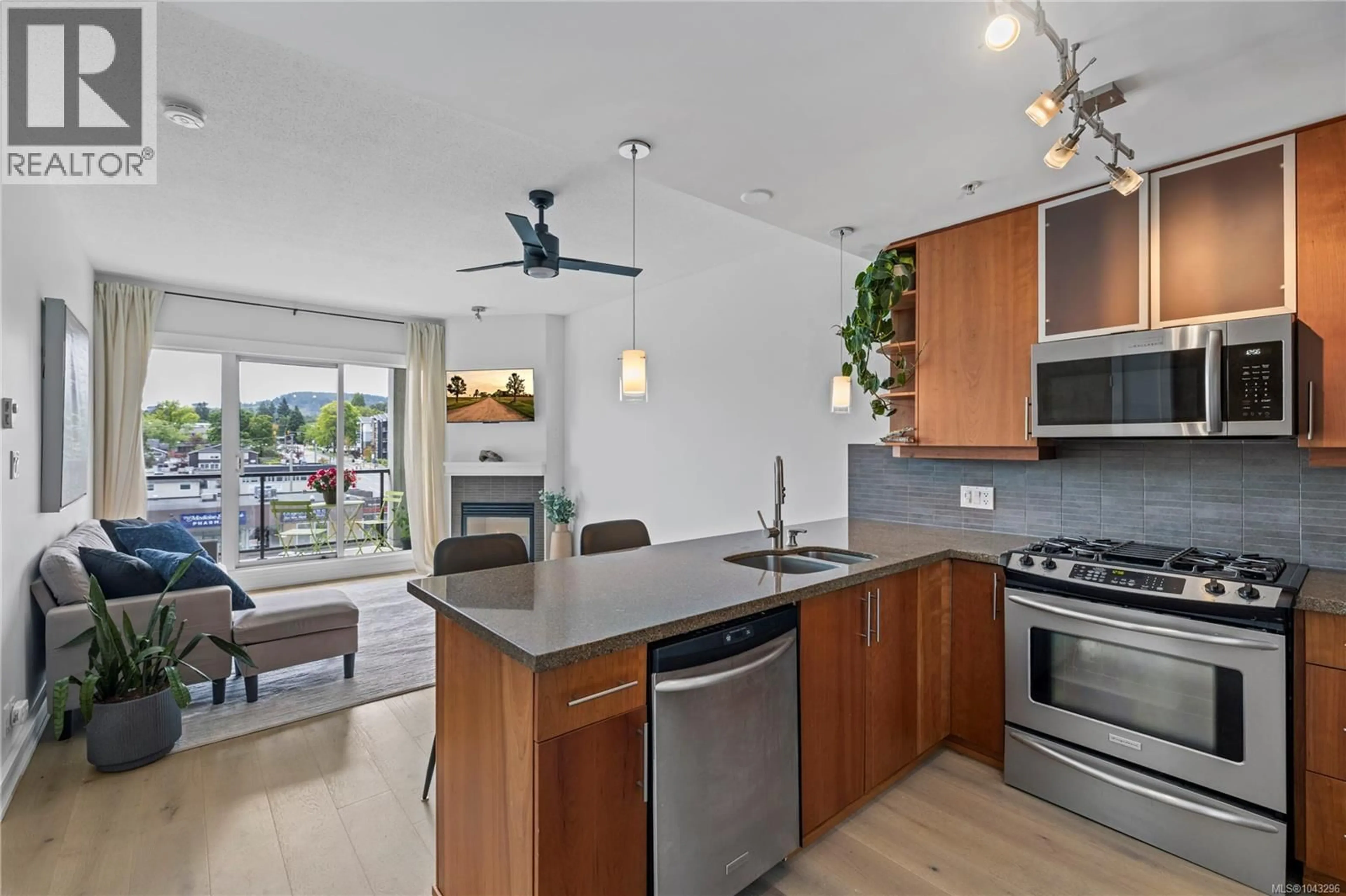 Open concept kitchen, unknown for 606 - 194 BEACHSIDE DRIVE, Parksville British Columbia V9P0B1