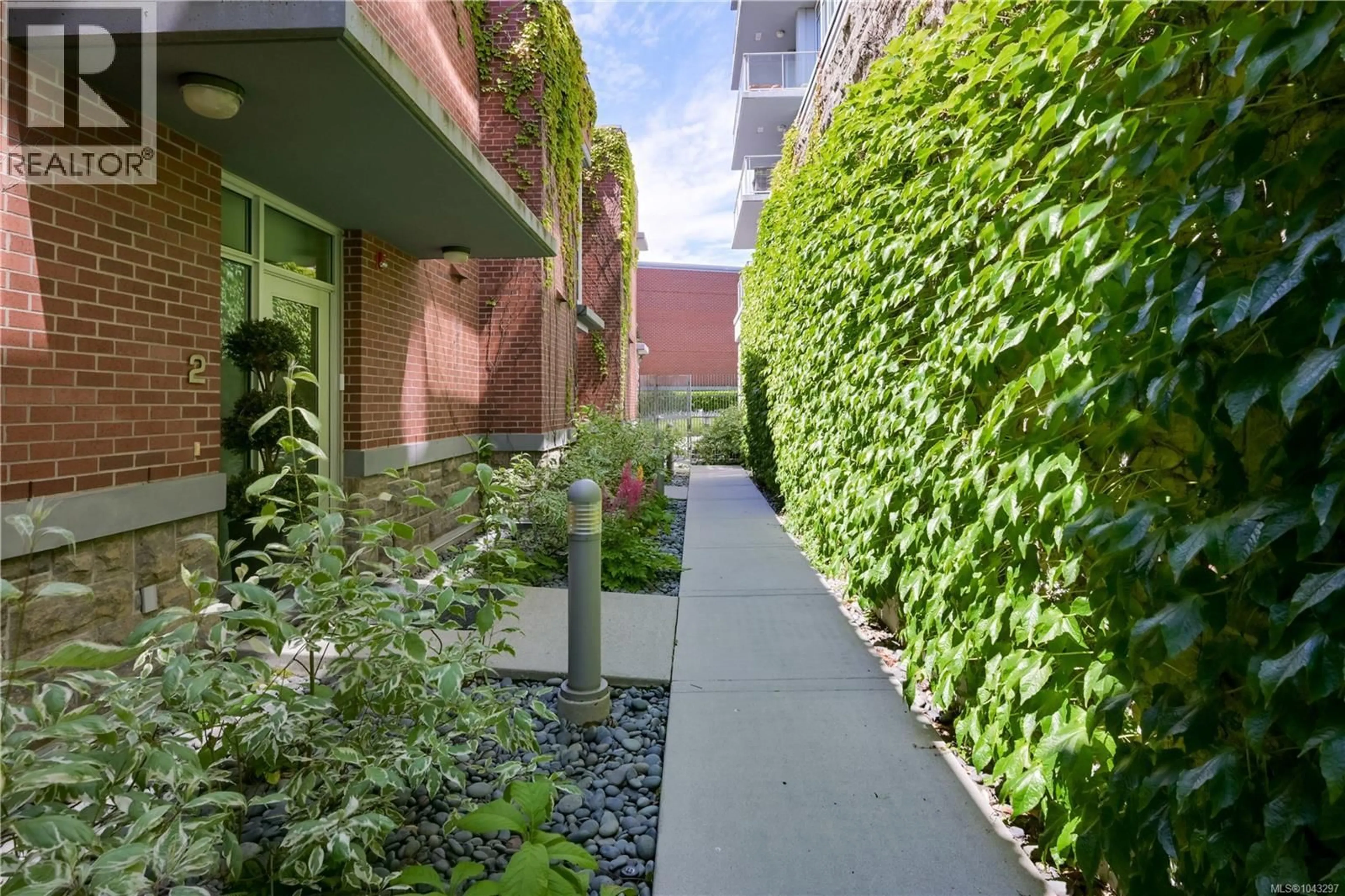 Patio, street for TH1 - 100 SAGHALIE ROAD, Victoria British Columbia V9A0A1