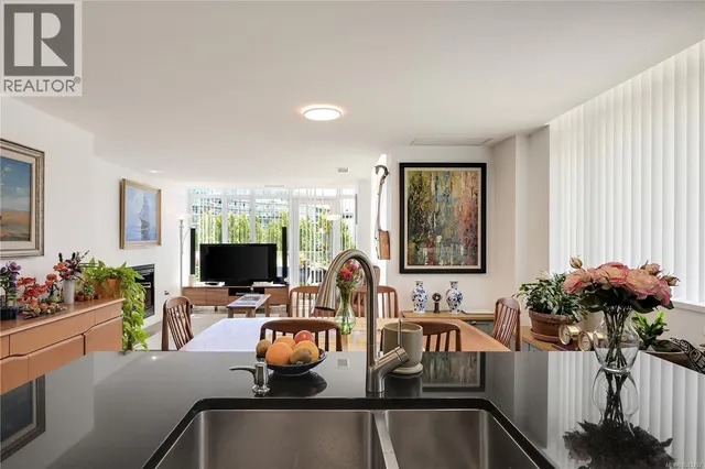 TH1 - 100 SAGHALIE ROAD, Victoria 5