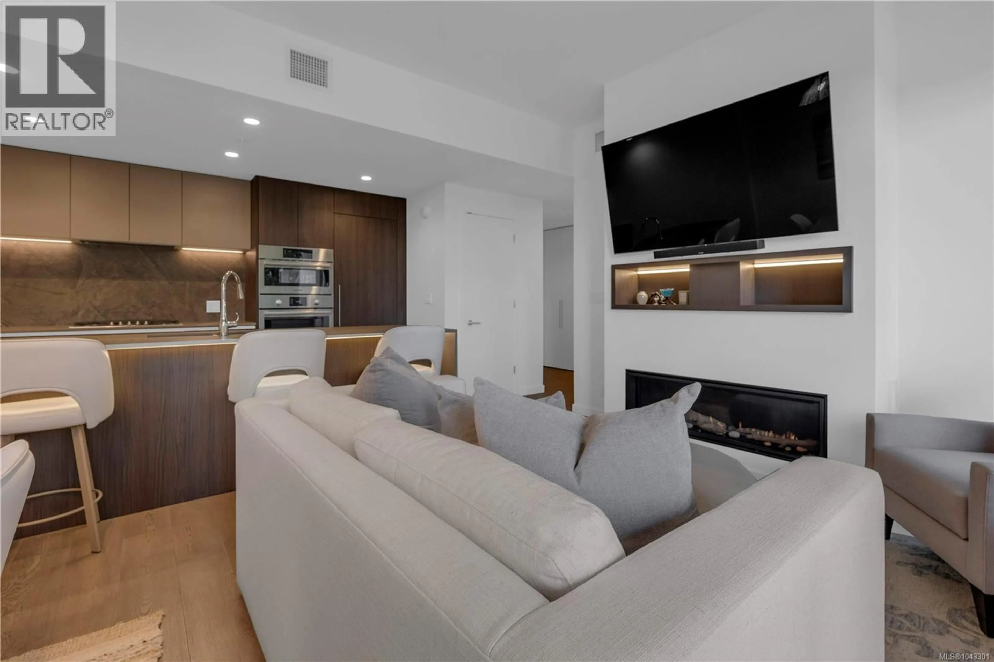 Living room with furniture, unknown for 518 - 2000 HANNINGTON ROAD, Langford British Columbia V9B7C1