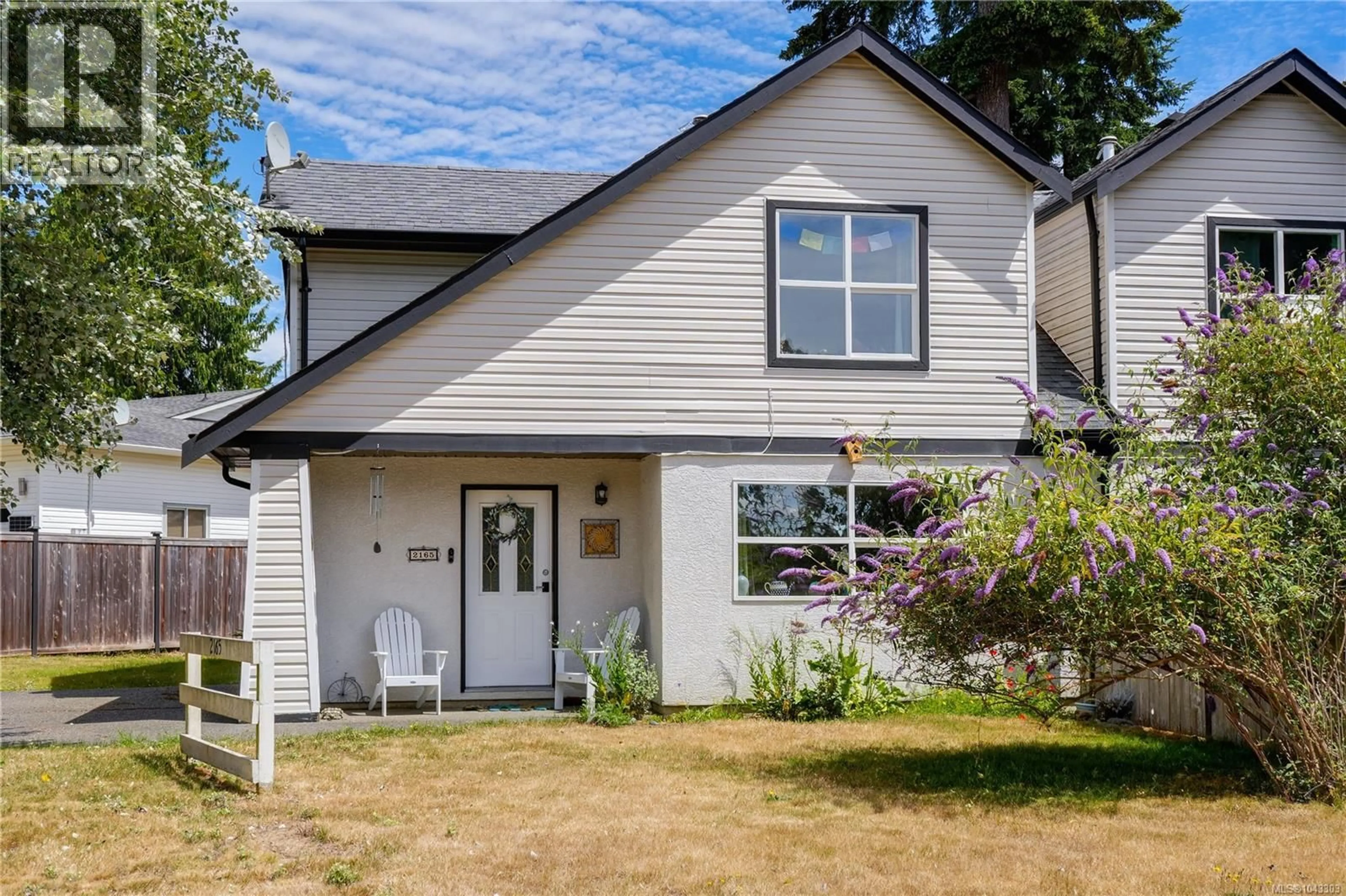 Home with vinyl exterior material, street for 2165 MAPLE AVENUE, Sooke British Columbia V9Z0M8