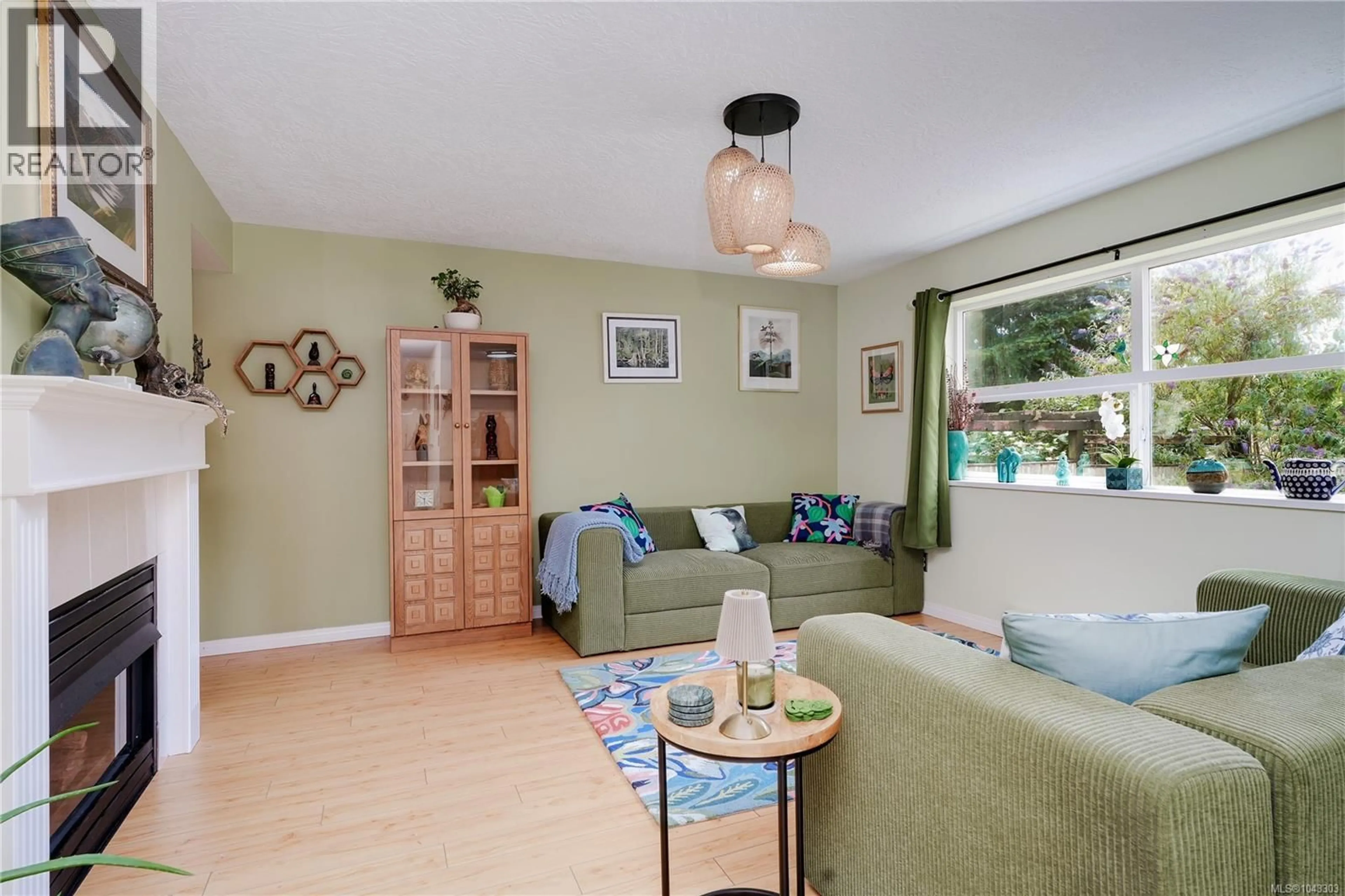 Living room with furniture, unknown for 2165 MAPLE AVENUE, Sooke British Columbia V9Z0M8