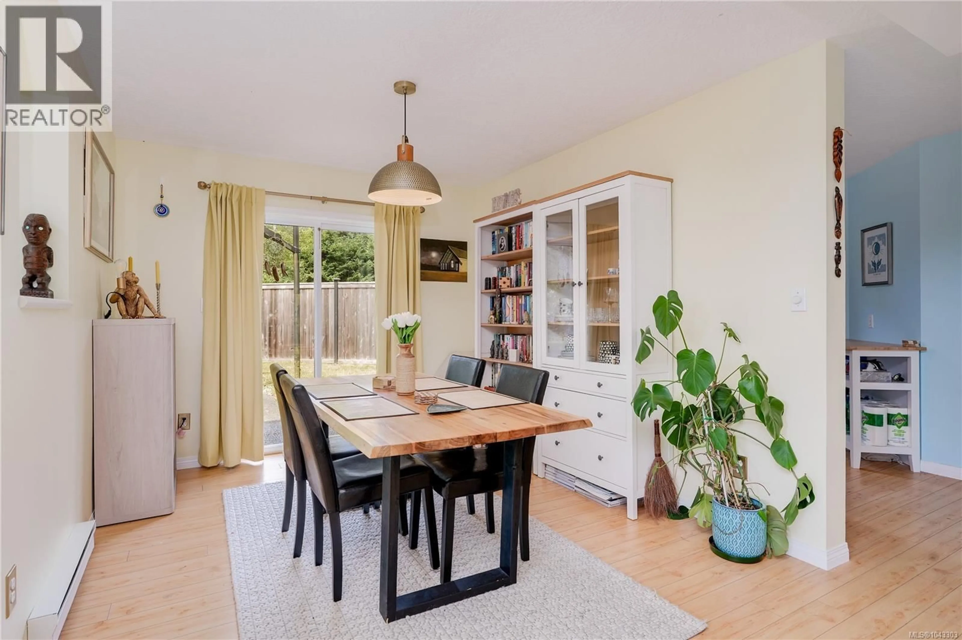 Dining room, wood/laminate floor for 2165 MAPLE AVENUE, Sooke British Columbia V9Z0M8