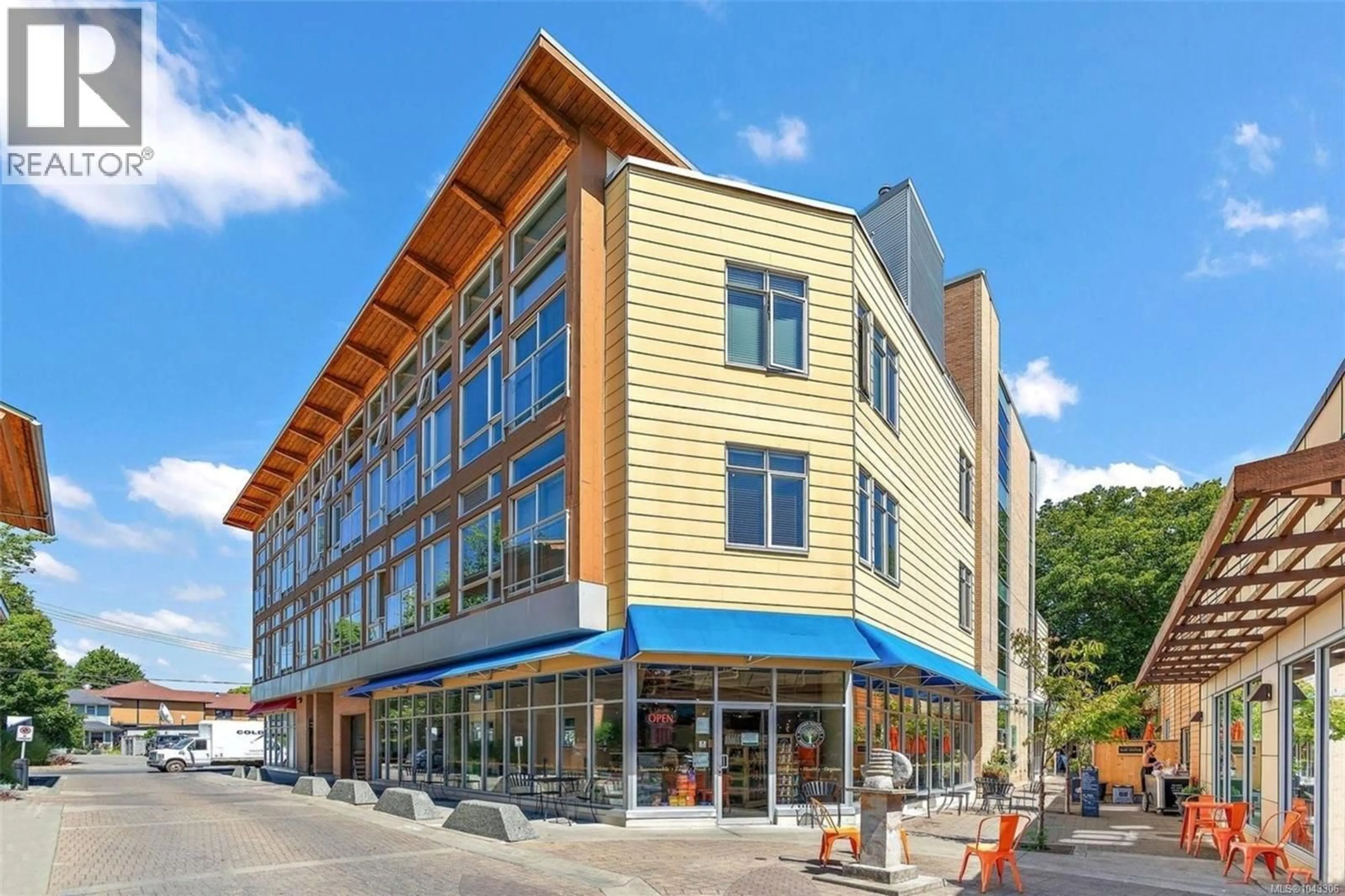 Patio, building for 211 - 240 COOK STREET, Victoria British Columbia V8V3X3